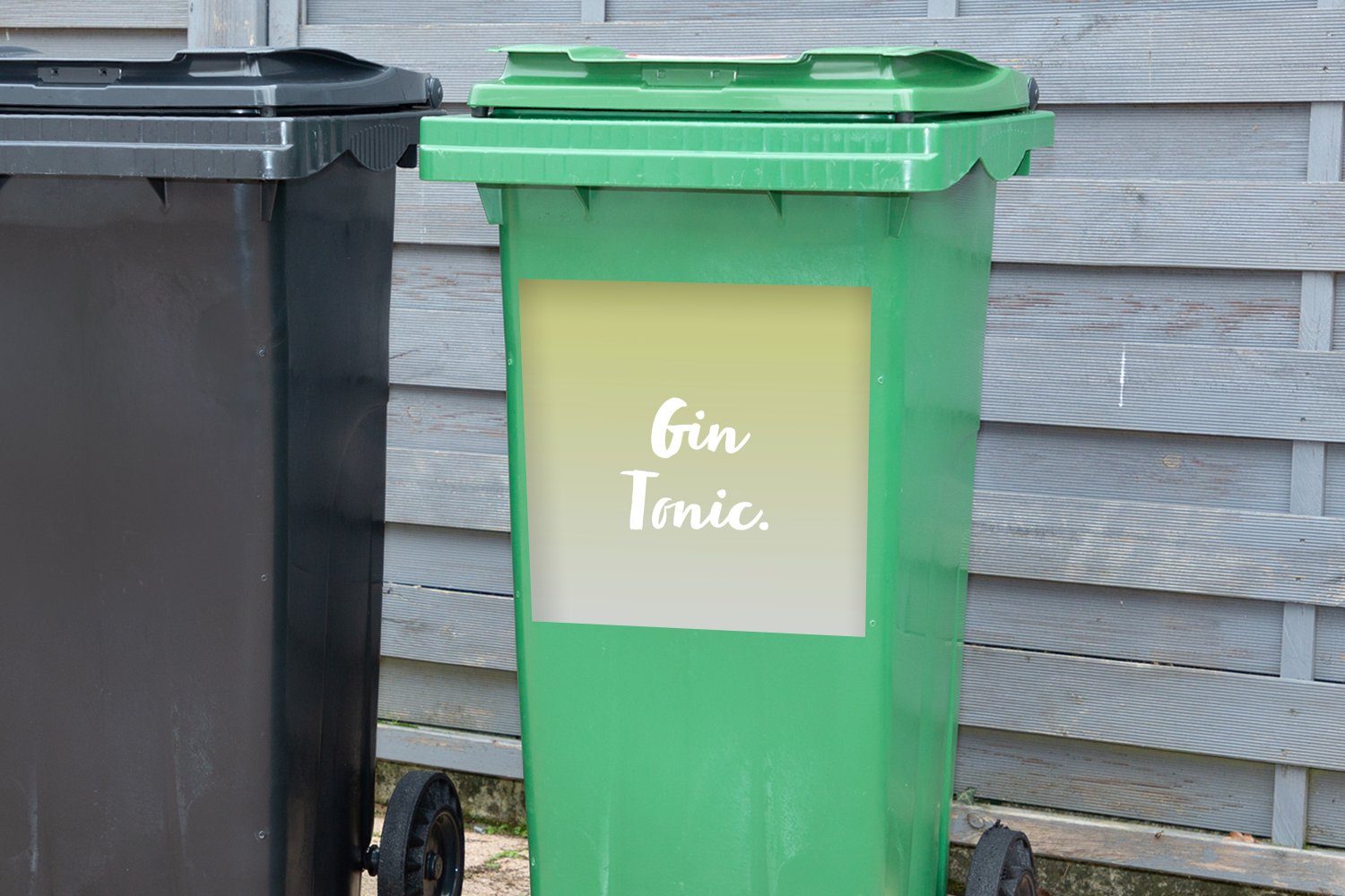 (1 Sticker, St), - MuchoWow Gin Tonic Mülleimer-aufkleber, Container, Mülltonne, - Zitate Wandsticker - Abfalbehälter Cocktails Text