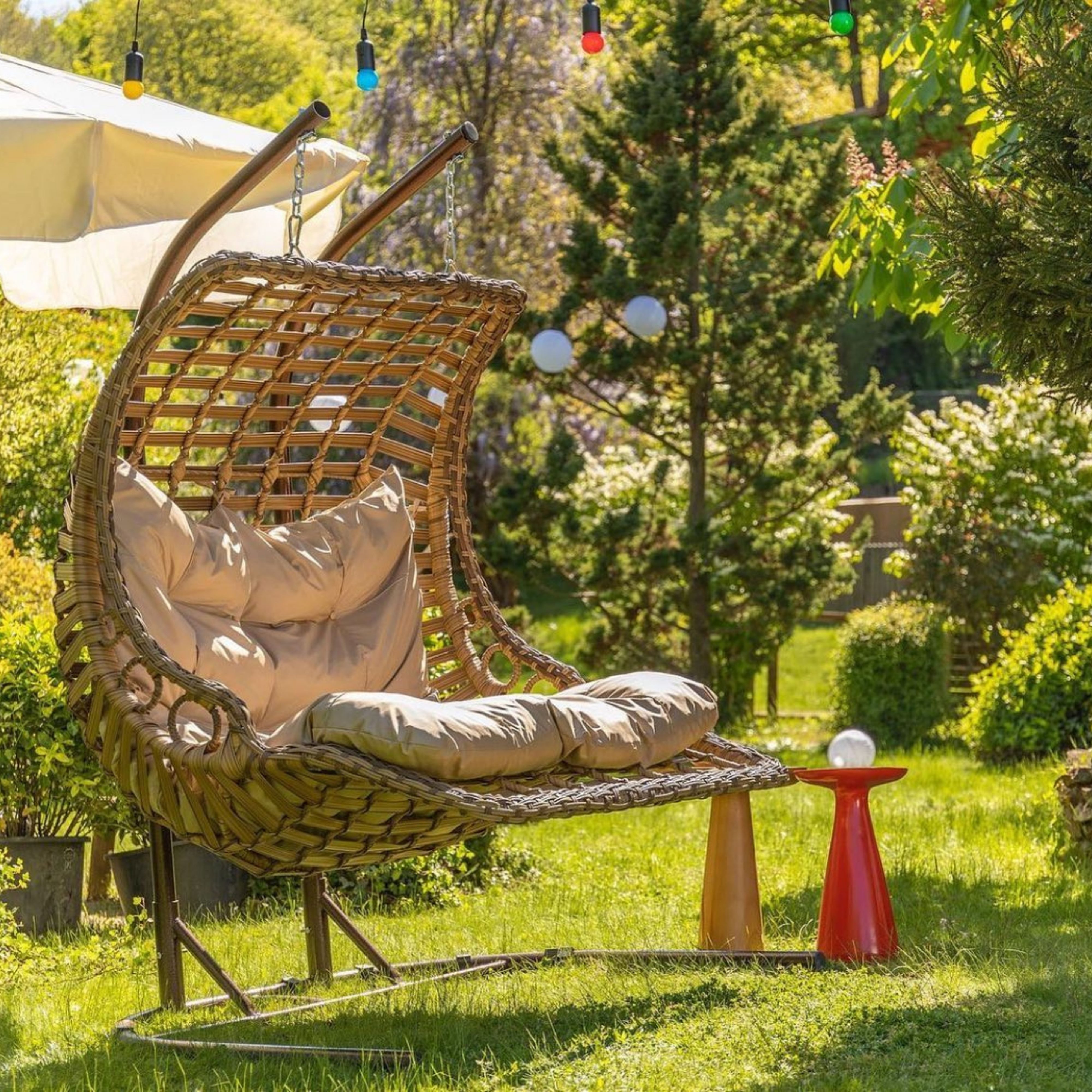 gowoll Hängesessel mit Gestell und Kissen Handgeflechtet Rattan Gertenschaukel Zen