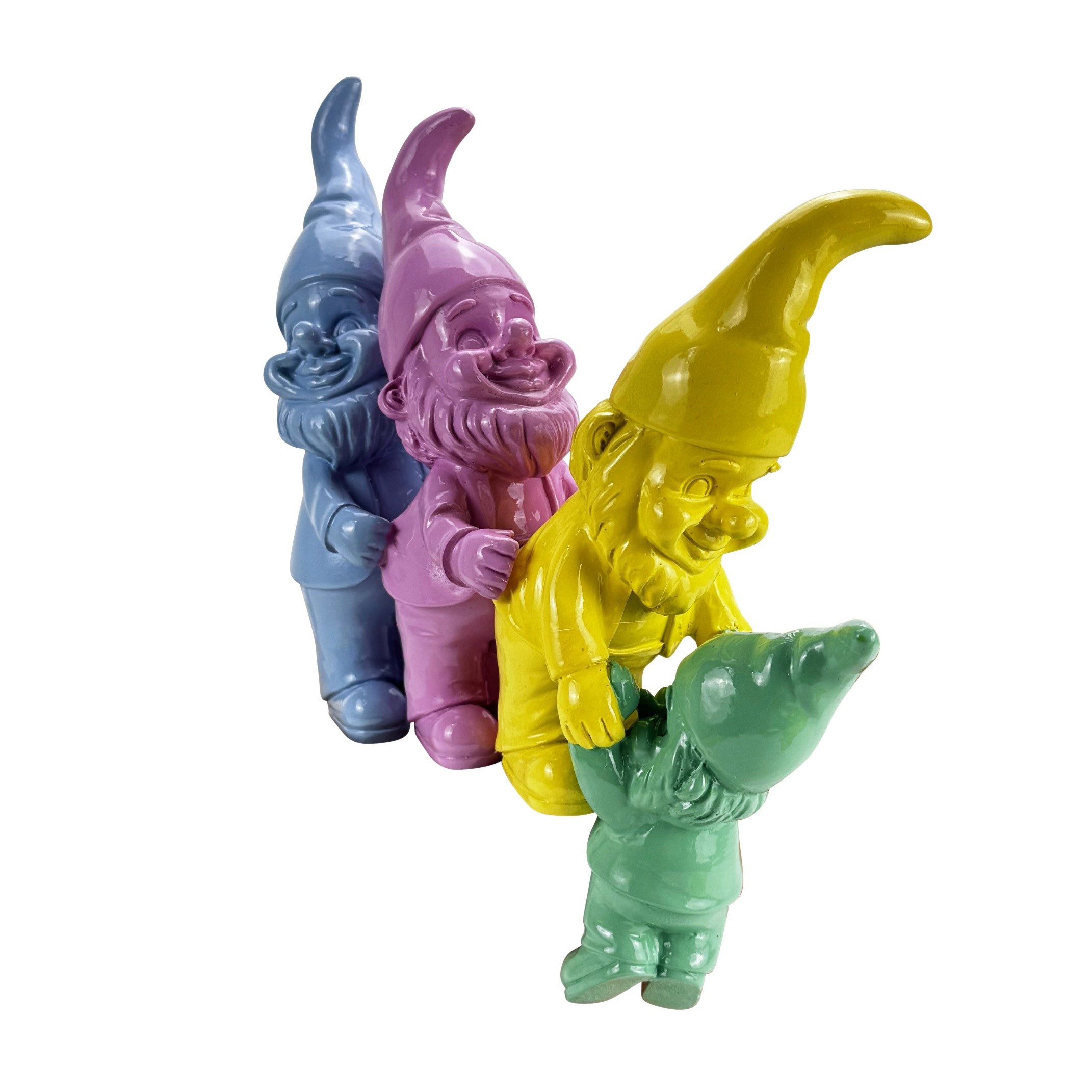 Online-Fuchs Gartenfigur süße Gartenzwerge, Wichtel als Kantenhocker für außen - Deko Figuren, (Kantenhocker, Polonaise), speziell am Rand für Steine, Tisch oder Blumentöpfe - 24 cm groß