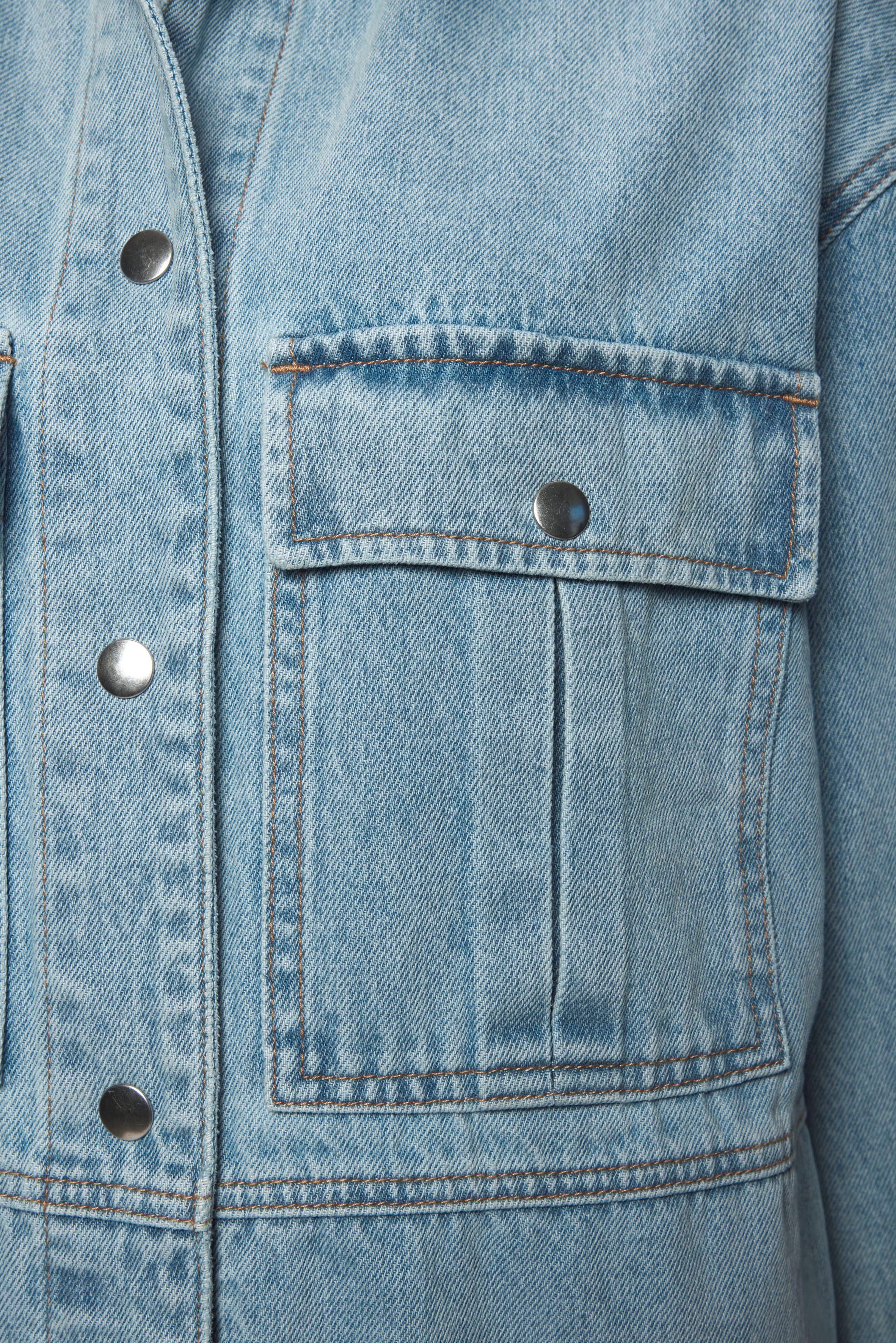 LASCANA Jeansjacke mit seitlichen Schlitzen – Bild 4 von 5