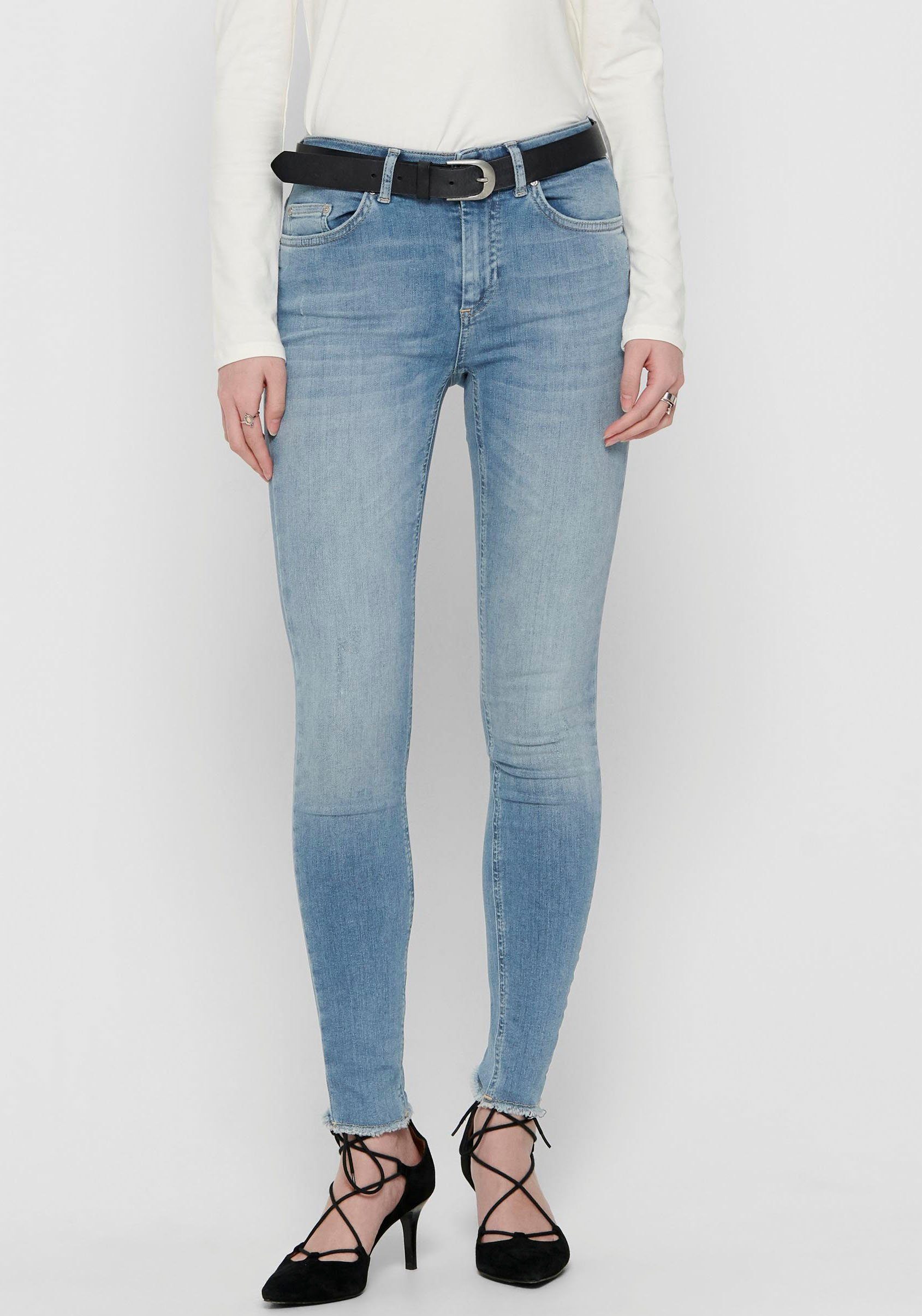 Saum SK ONLY leicht MID REA1467, Knöchellang Ankle-Jeans AK ONLBLUSH mit ausgefranstem RAW