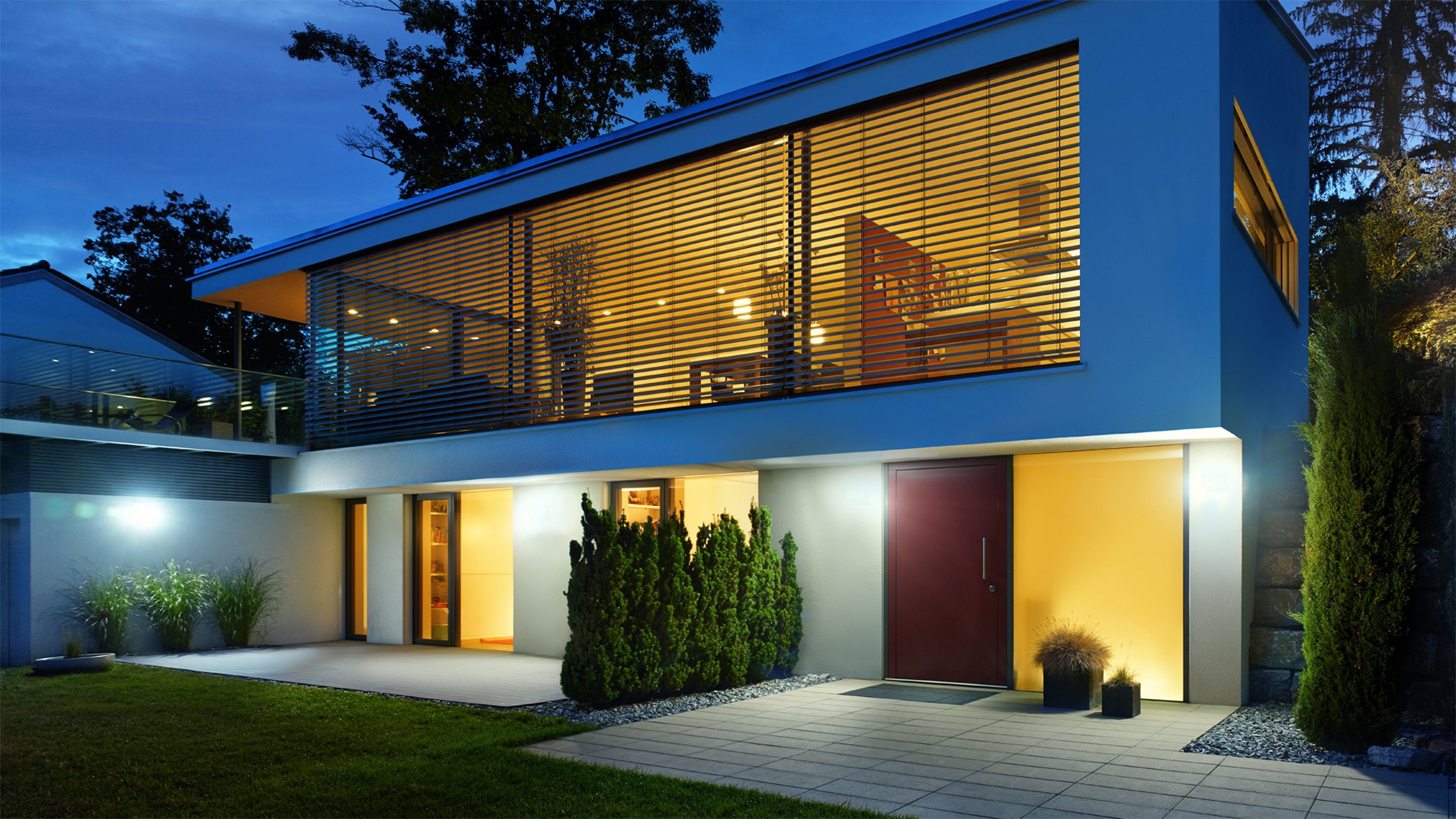 steinel LED Wandstrahler XLED Home curved S, LED fest integriert, Warmweiß, 160° Bewegungsmelder, Wandleuchte, Flutlicht, 8m Reichweite