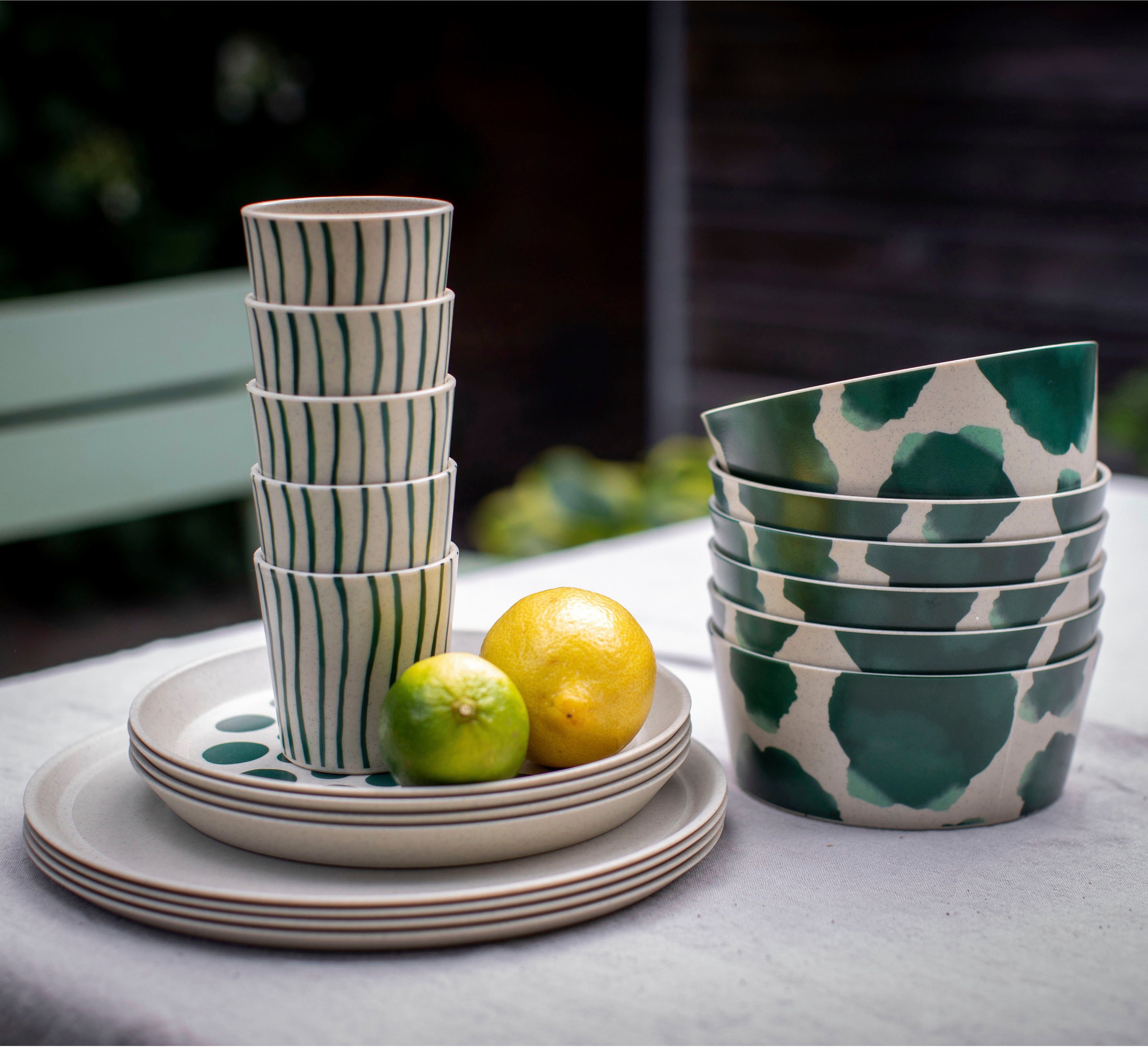 KOZIOL Kombiservice Geschirr-Set, Service CONNECT SET MONSTERA (16-tlg), 4 Personen, Kunststoff, Made in Germany, 16 Teile, für 4 Personen