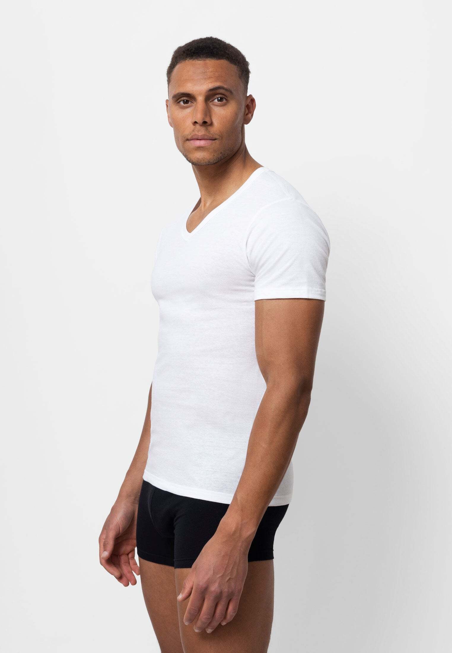 SNOCKS Unterziehshirt T Shirt mit V-Ausschnitt Unterhemden Herren (2 Stück, 2-St) aus Bio-Baumwolle, extra lang geschnitten