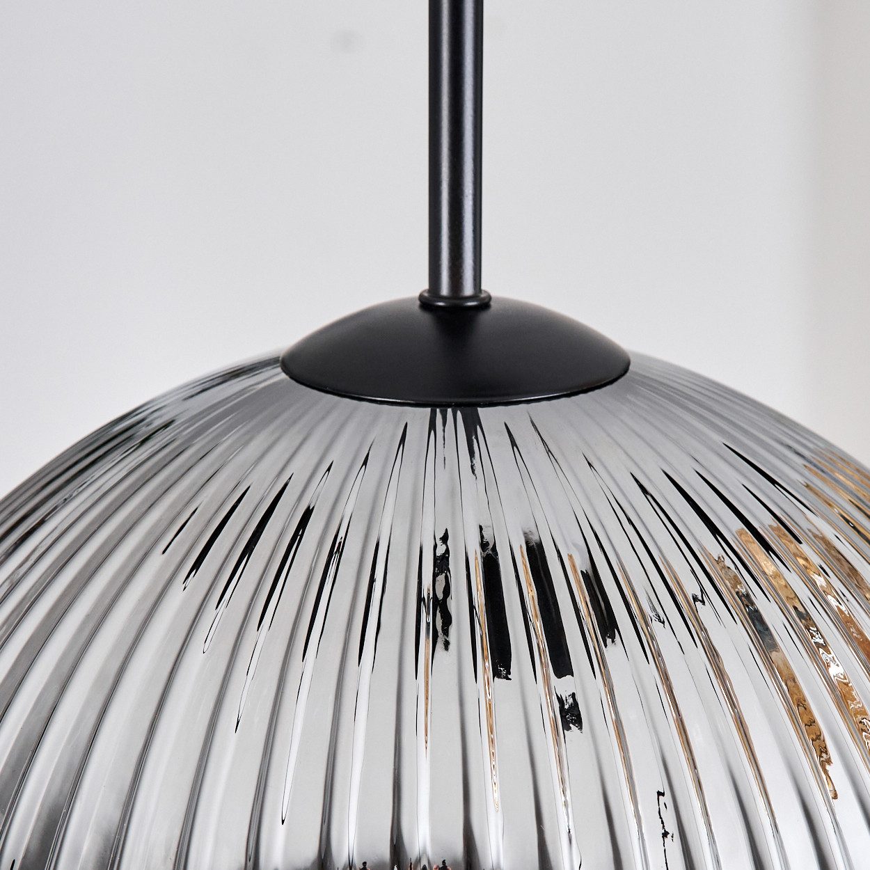 hofstein Hängeleuchte Hängelampe aus Metall/Riffelglas in Schwarz/Chrom/Rauch/Bernstein, Hängeleuchte im modernen Retro/Vintage-Design (20; 25; 30 cm),3xE27