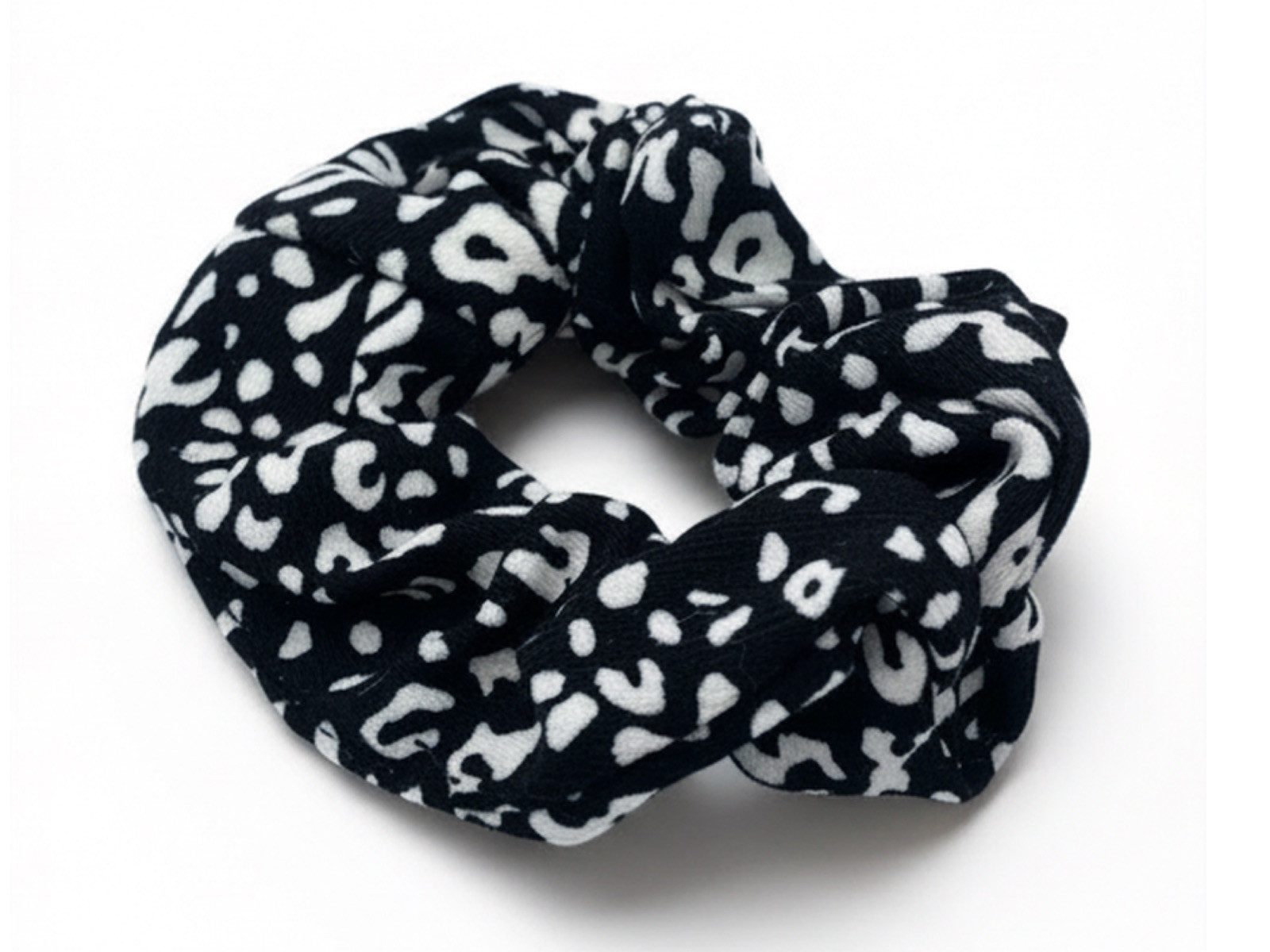 LK Trend & Style Haargummi Leoparden-Zopfgummi, Scrunchie, Armband, Set, 3-tlg., Set-Preis, Das 3er Set bietet dir gleich mehrere Möglichkeiten