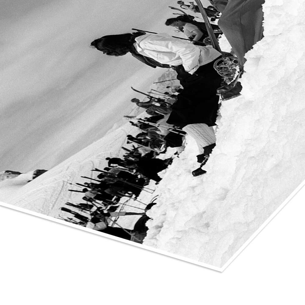 Posterlounge Wandbild Skifahrer genießen das gute Wetter, Vintage Ski Collection, erhältlich als Poster, Leinwandbild, Wandsticker oder Acrylglasbild