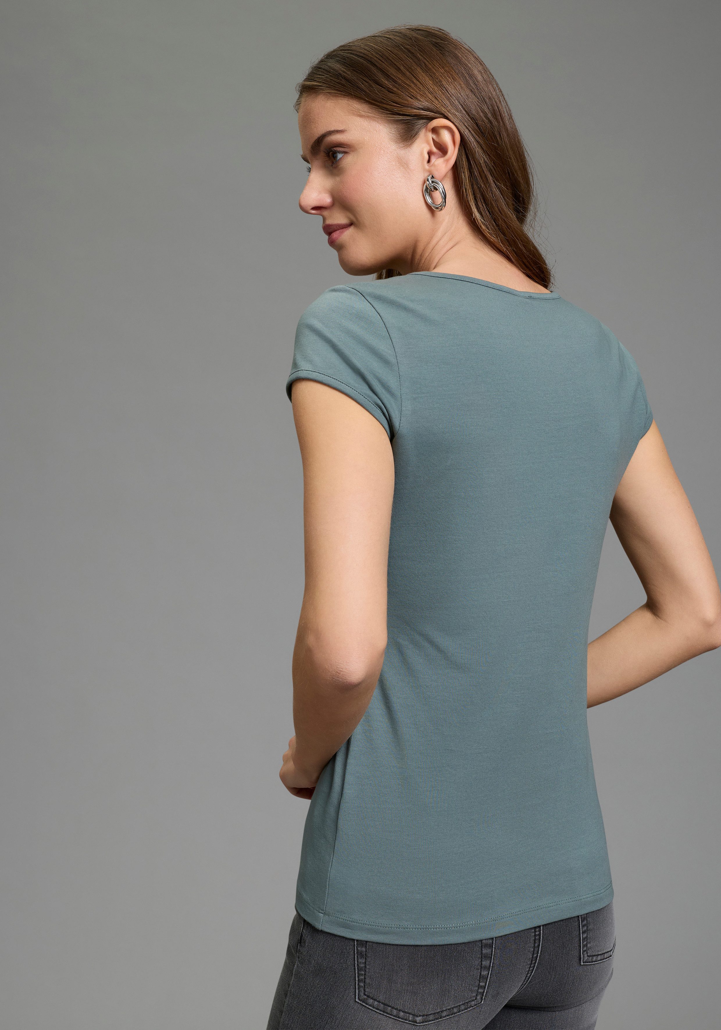 Laura Scott T-Shirt sehr figurbetonte Passform, mit Rundhalsausschnitt