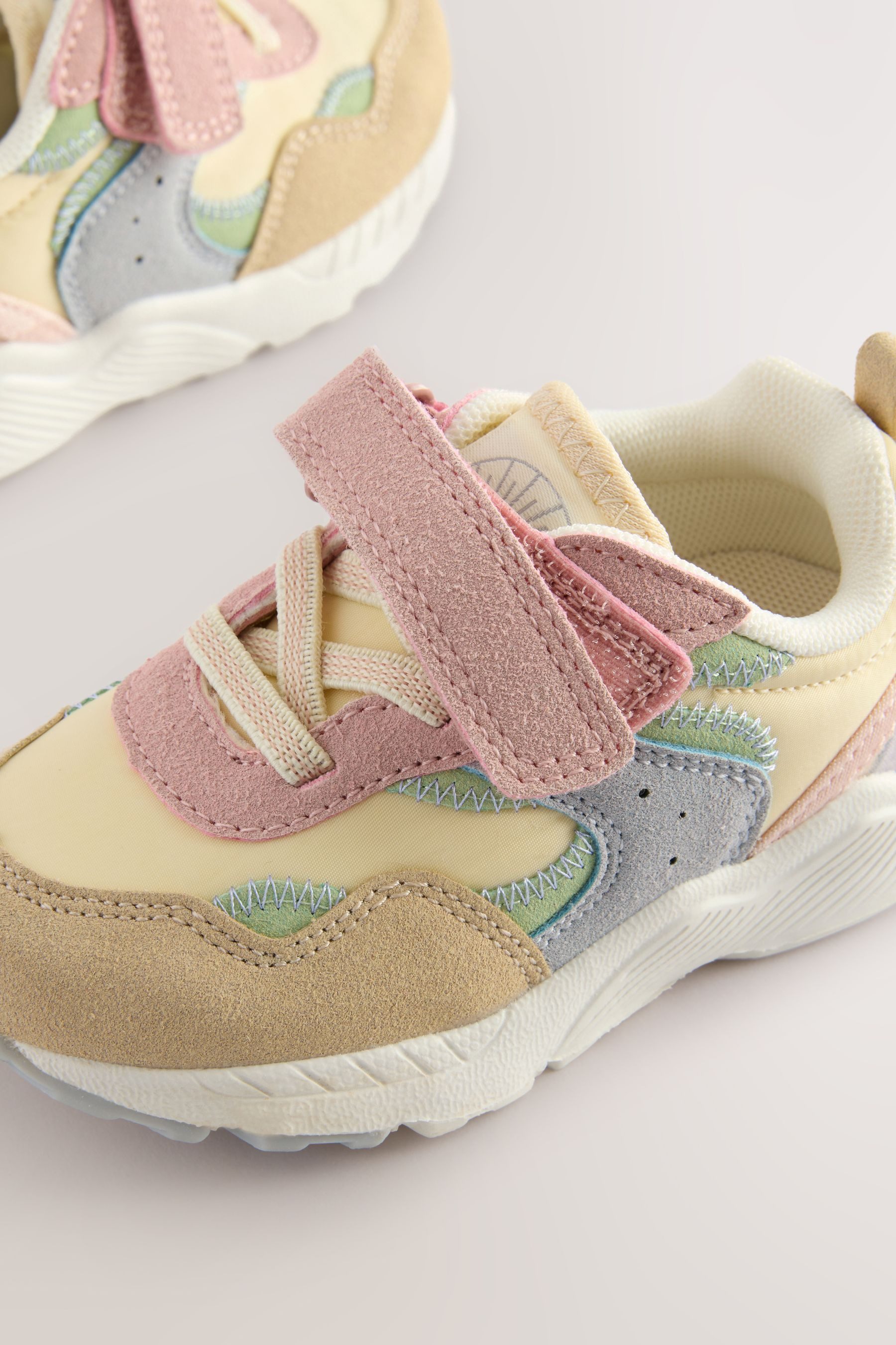 Next Sneaker Klettverschluss und Elastikschnürsenkel Sneaker (1-tlg)