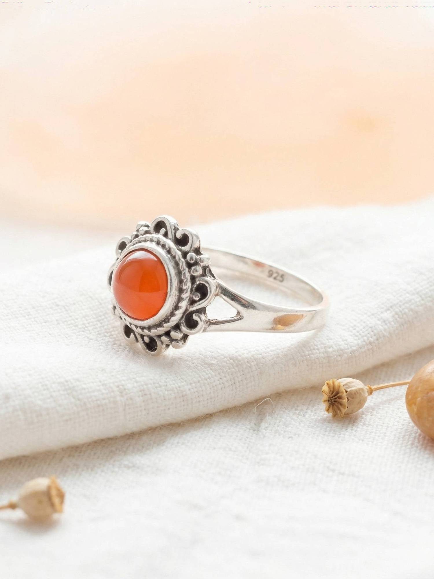 mantraroma Silberring CARINO aus 925 Silber mit Karneol (Ring mit Schmuckbeutel), Damenring aus 925er Silber