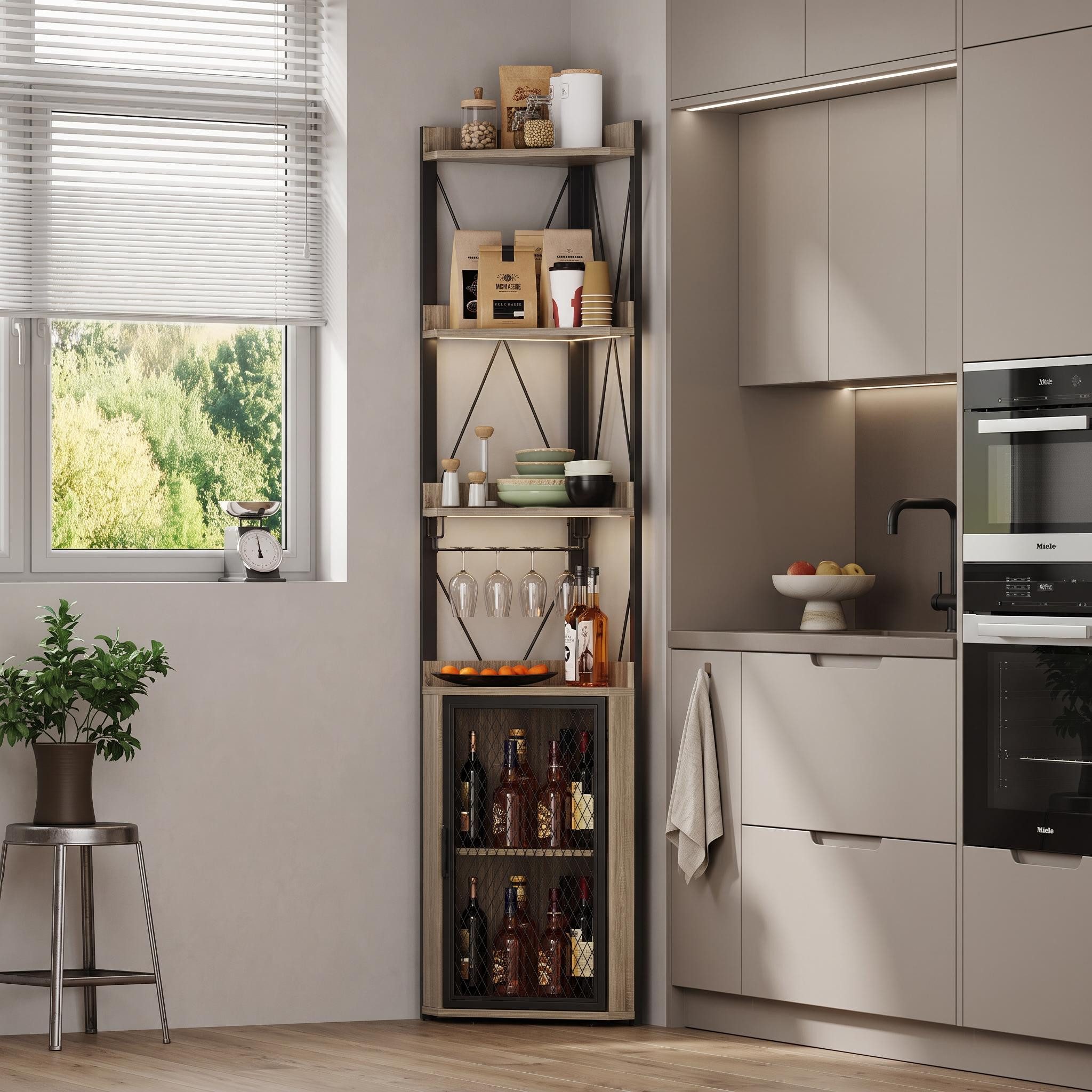 GarveeMore Eckregal mit Tür & Weinglashalter & 3-fach verstellbaren Böden & Kippschutz, braun, für Küche, Esszimmer, Bar