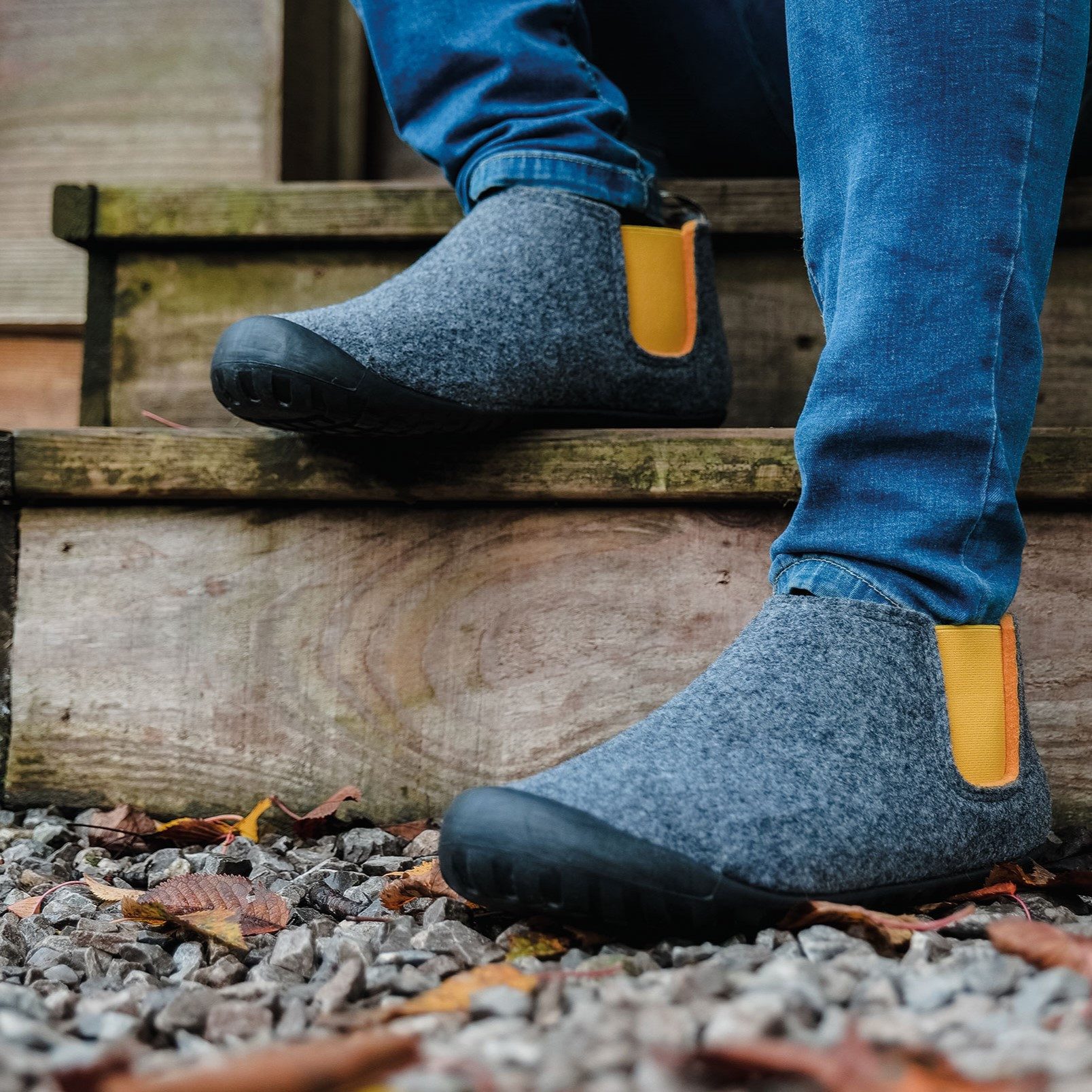 Gumbies Brumby in Grey-Curry Hausschuh aus recycelten Materialien, rutschfeste & stabile Sohle