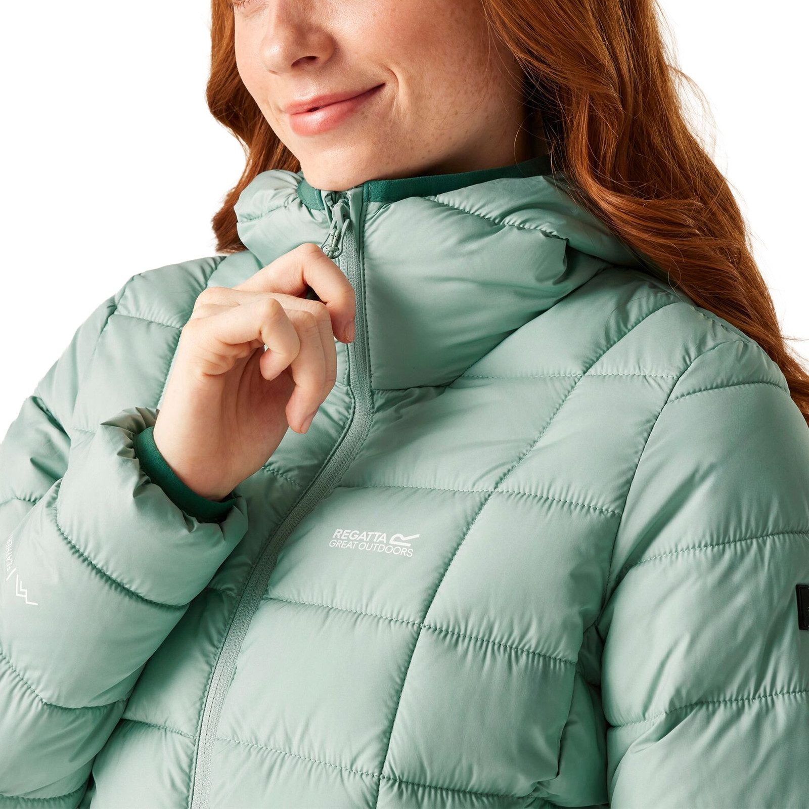 Regatta Steppjacke Asper mit Markenschriftzug auf der Vorderseite