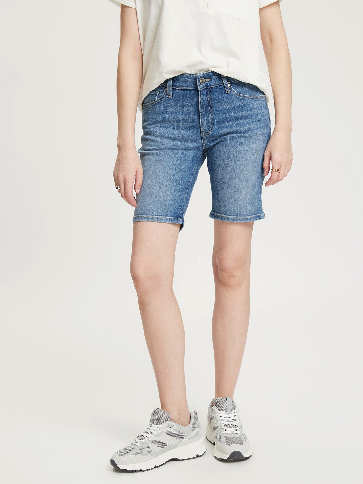 CROSS JEANS® Stretch-Jeans CROSS JEANS ANYA SHORT mid blue P528-010