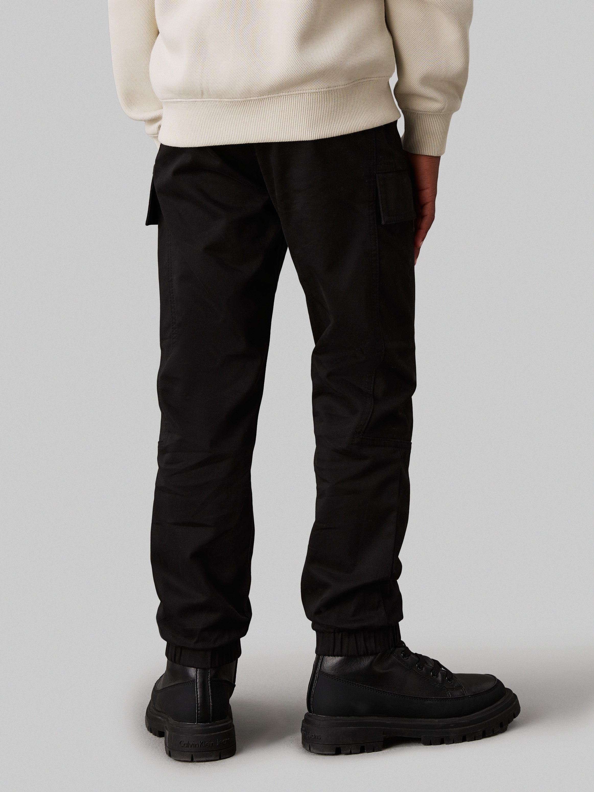 Calvin Klein Jeans Sweathose ESSENTIAL WOVEN CARGO PANTS für Kinder bis 16 Jahre mit Logo-Print