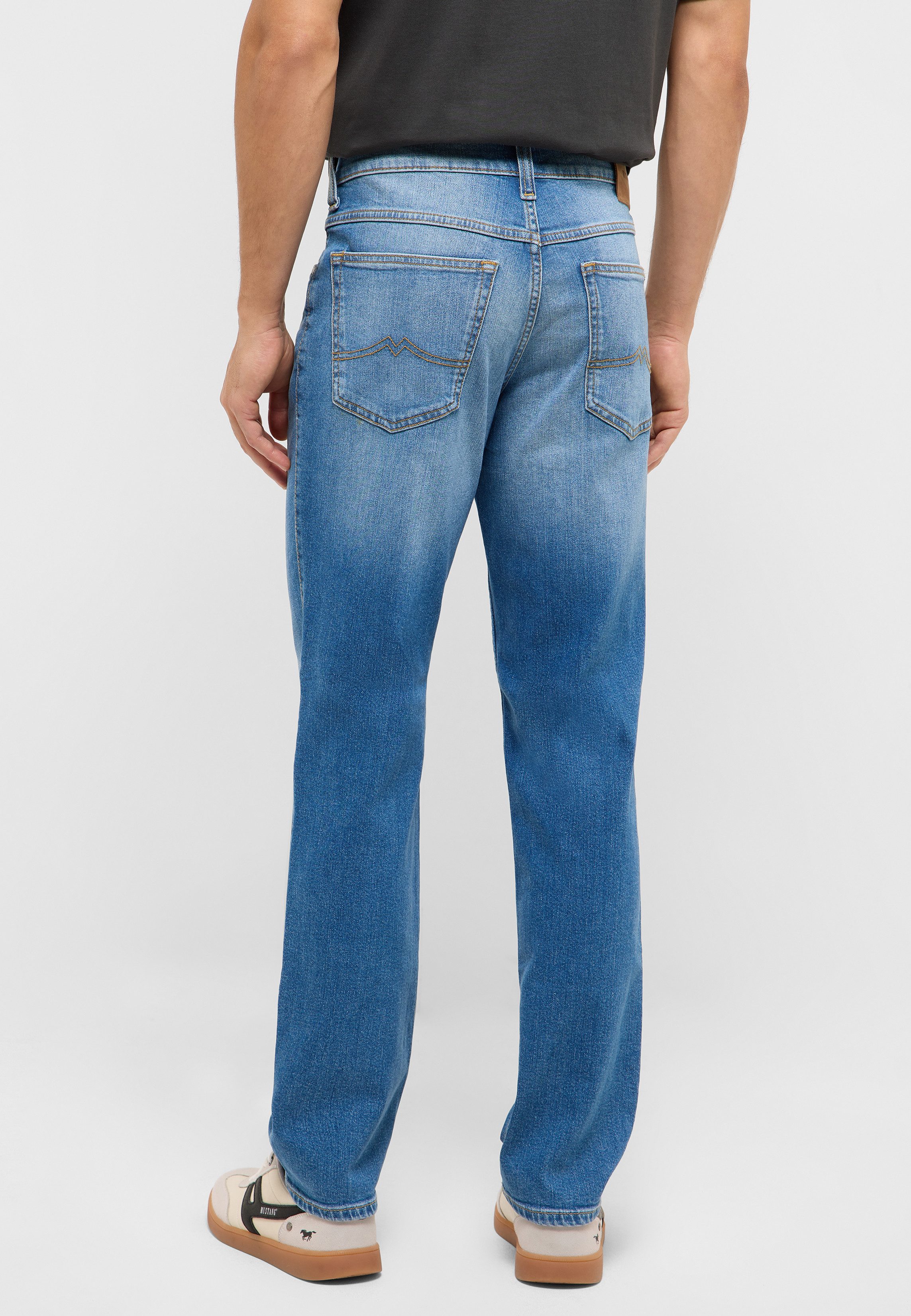 MUSTANG 5-Pocket-Jeans Tramper Straight mit mittelhohem Bund günstig online kaufen