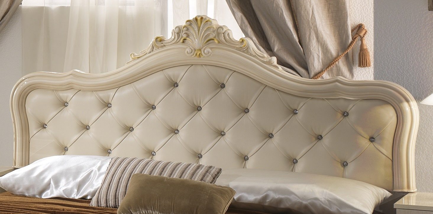 Interdesign24 Schlafzimmer-Set Livia, (4-teilig, im ausgefallenem Barock Stil, inkl. Bett mit Kopfteilpolsterung), in Beige Hochglanz