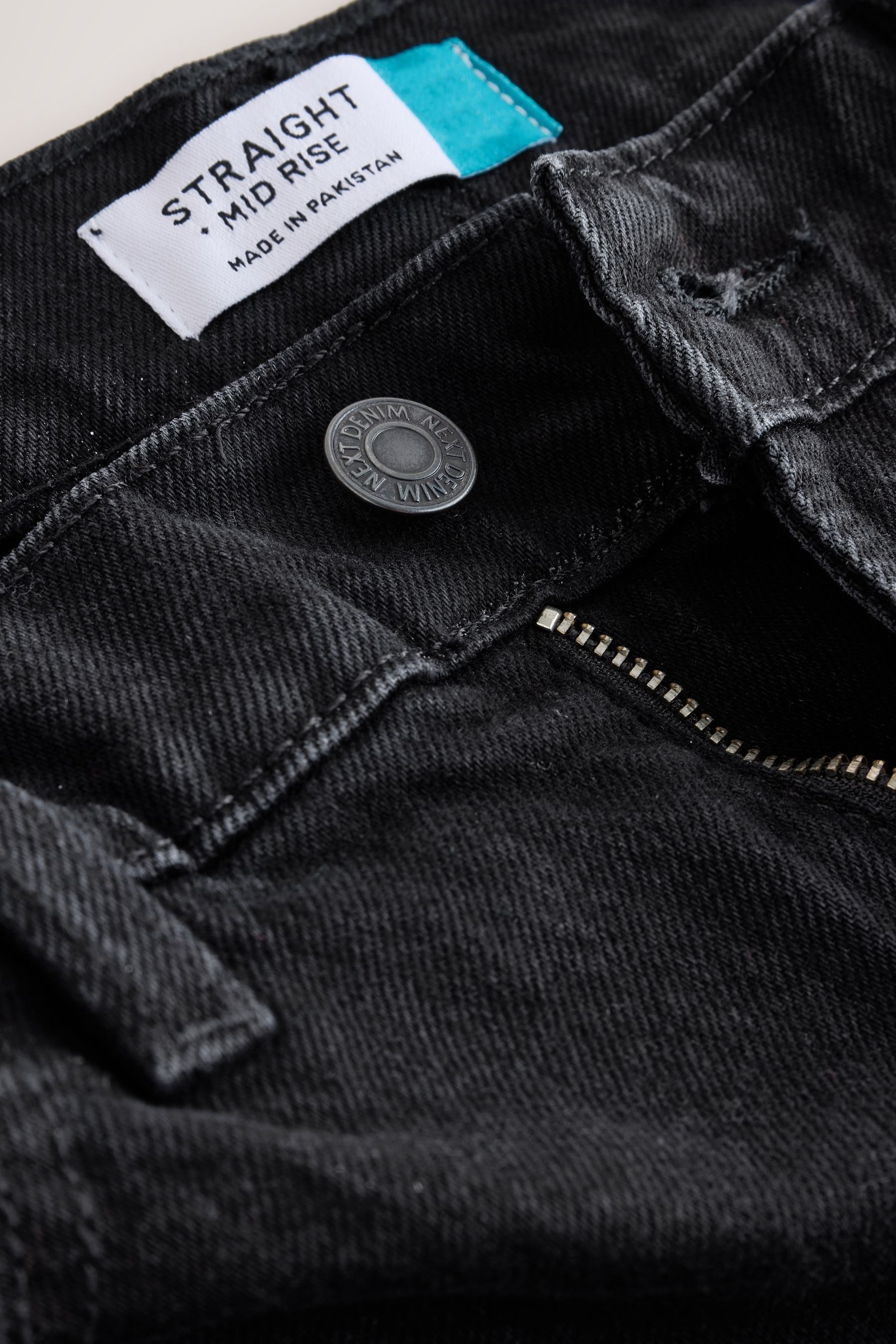 Next Gerade Jeans Knöchellange Straight Fit Jeans, mittelhoher Bund (1-tlg)