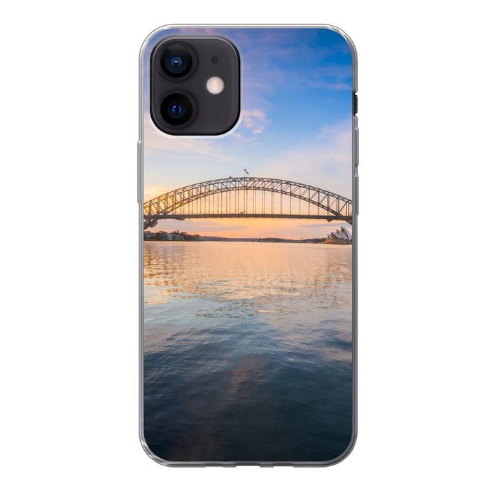 MuchoWow Handyhülle Sydney Harbour Bridge am Abend in Australien Handyhülle Apple iPhone 12 Smartphone-Bumper Print Handy