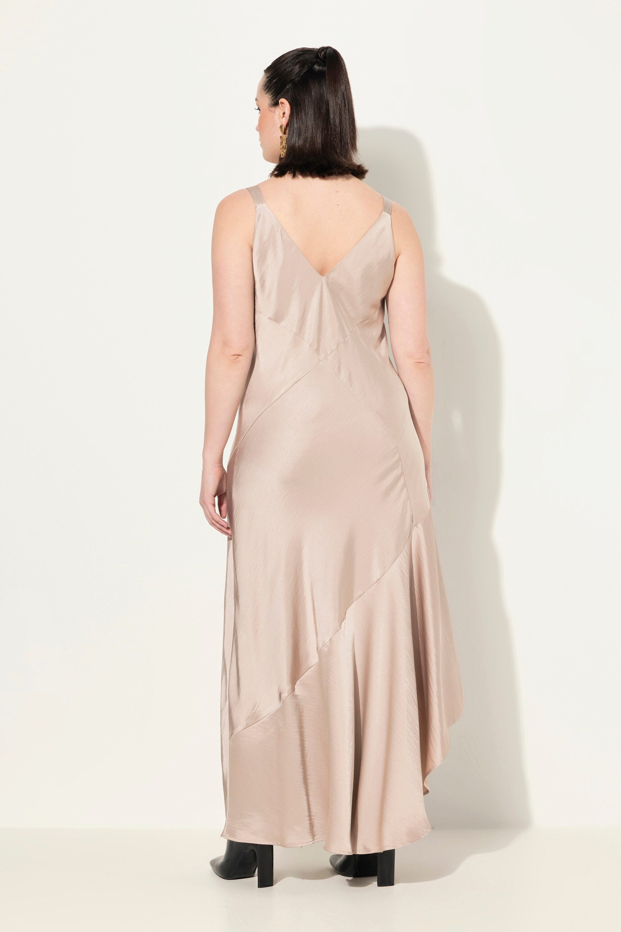 Ulla Popken Cocktailkleid Satin-Maxikleid A-Linie V-Ausschnitt ärmellos