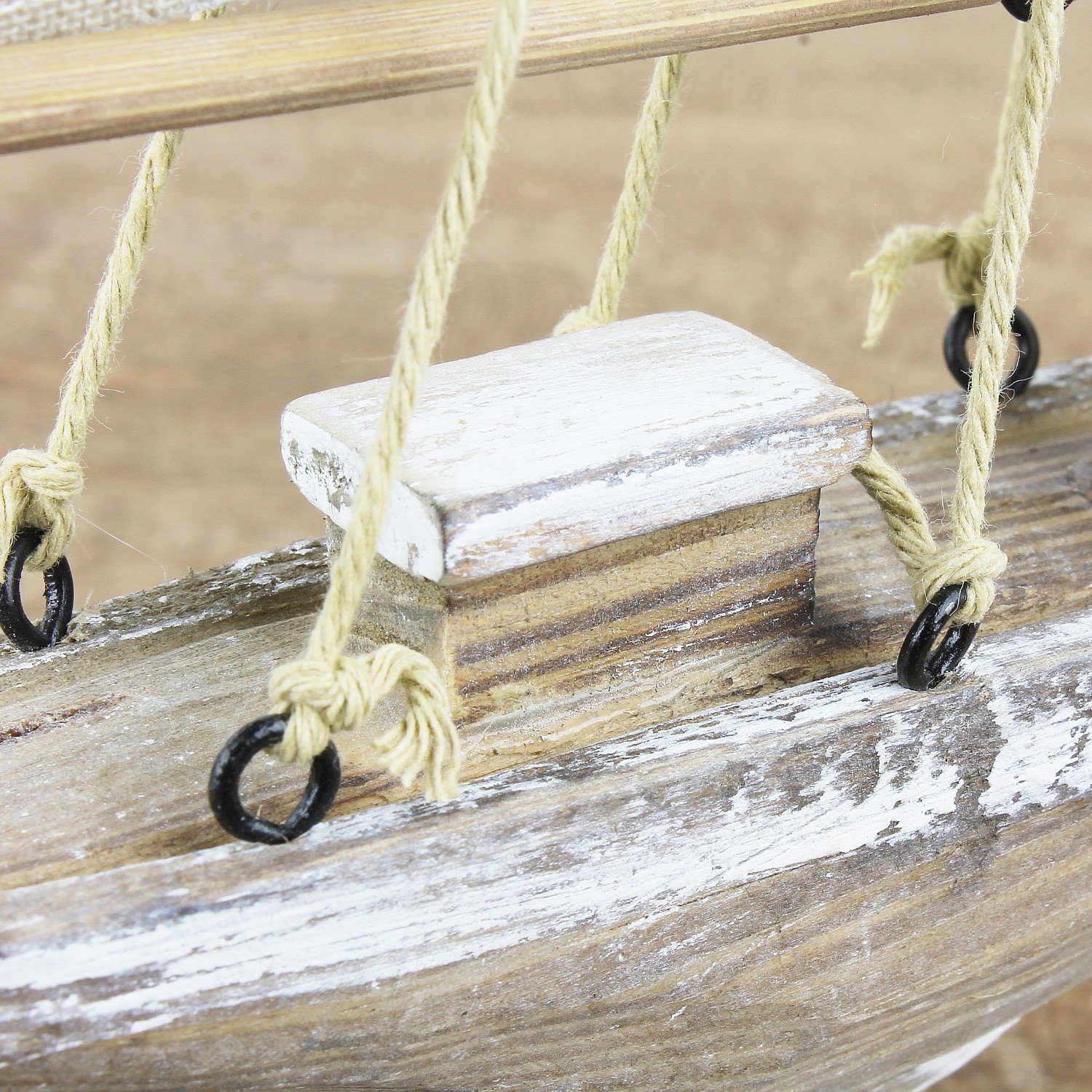 Macosa Home Dekofigur maritim Sommerdeko Gartenhaus (Badezimmer-Dekoration, Dekofigur mit Muscheln Baddeko Boot Segel Nautisch Bad Deko), Deko-Segelboot Holz zum aufstellen braun maritim