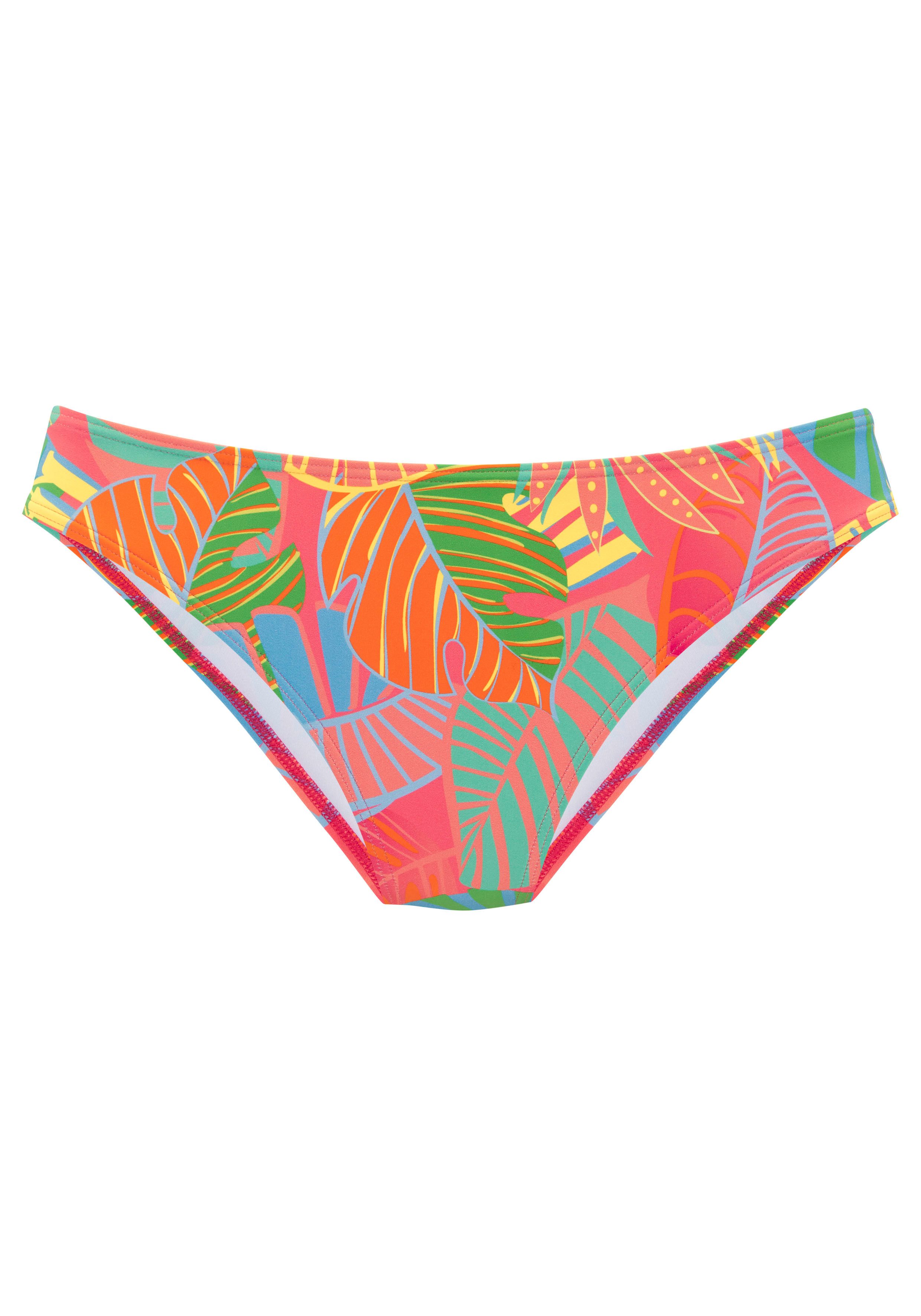 s.Oliver Bikini-Hose Yana mit stylischem Blätterdruck. € 29,99