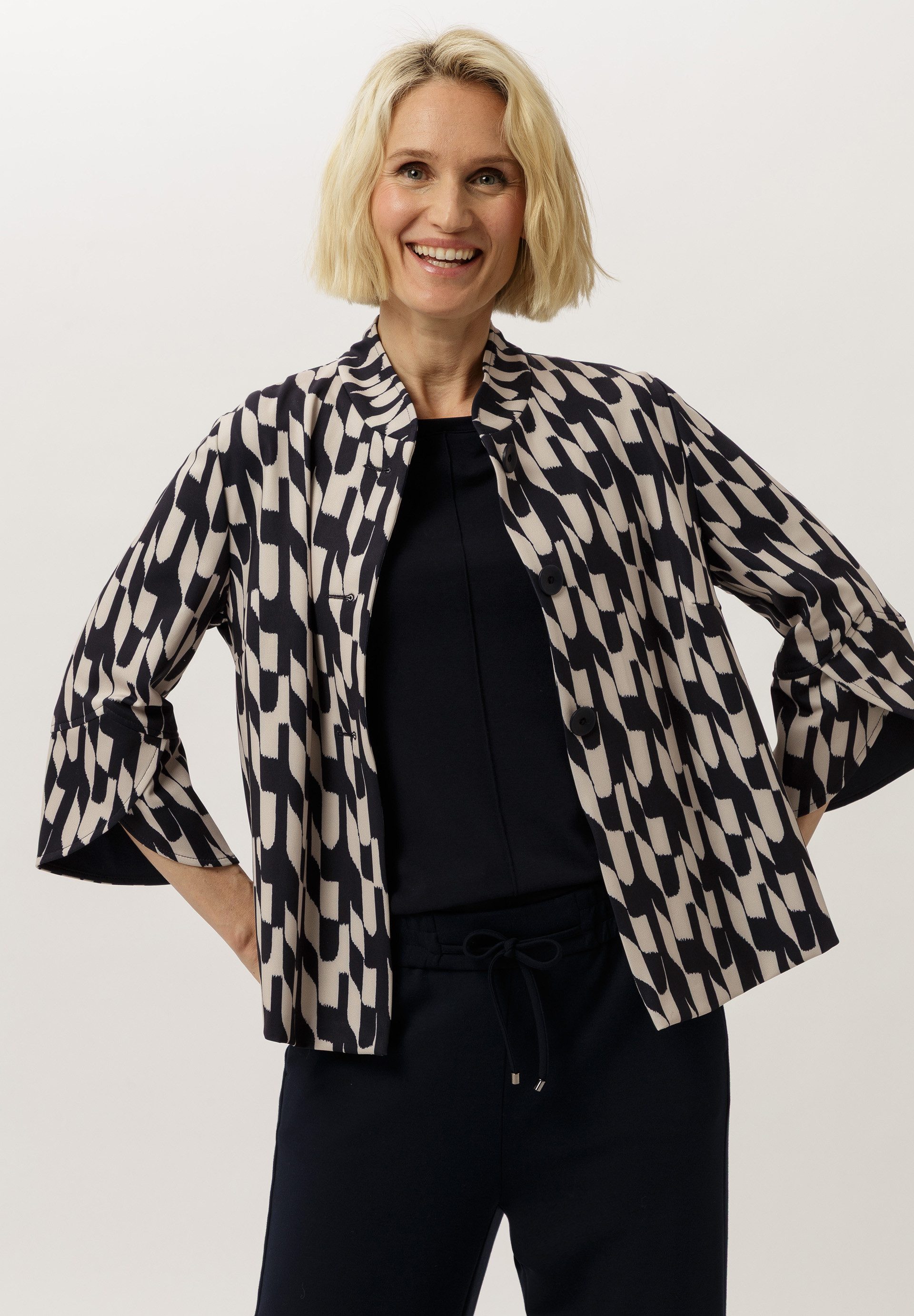 FRANK WALDER Kurzjacke in femininer Optik