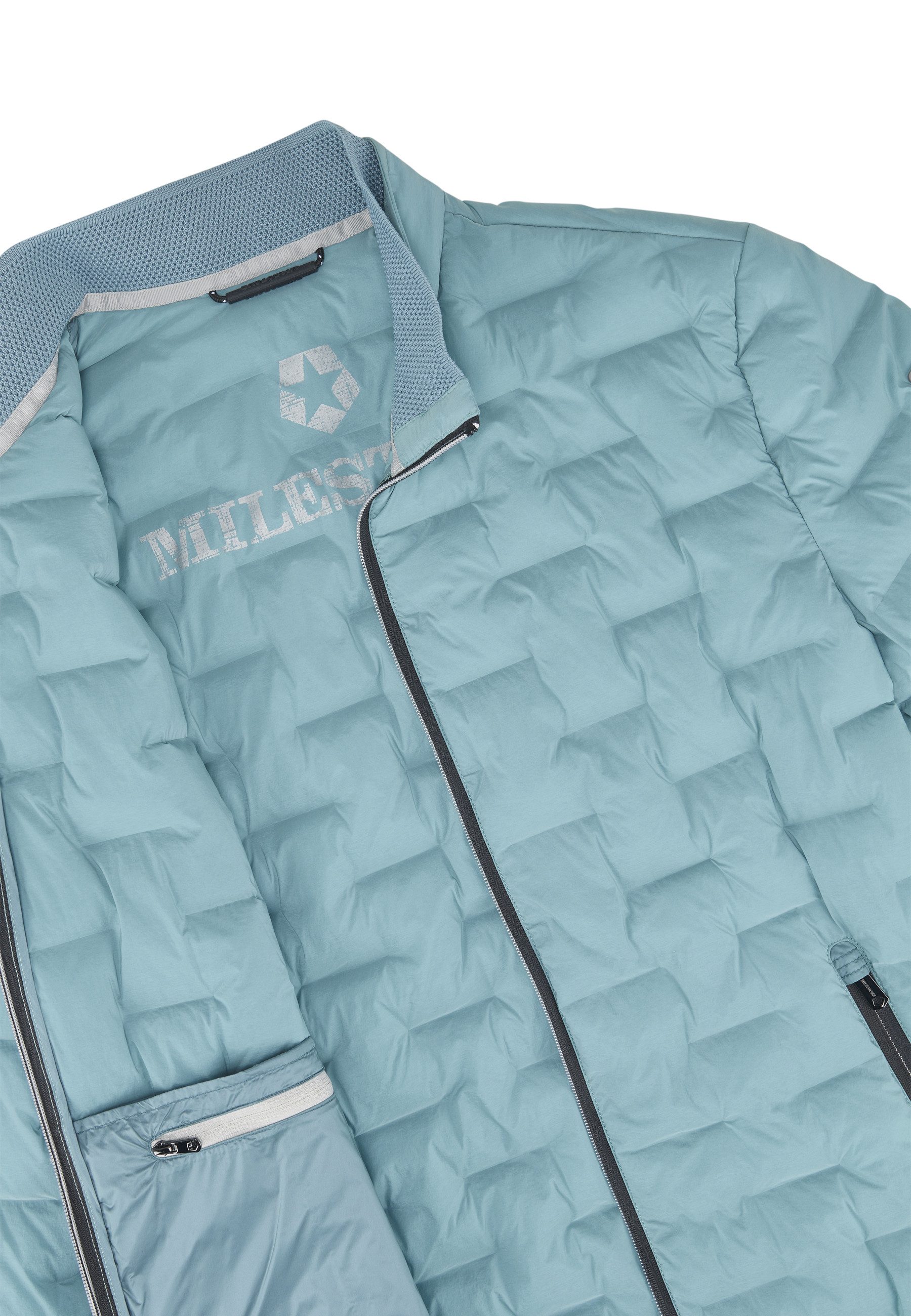 Mittelblau