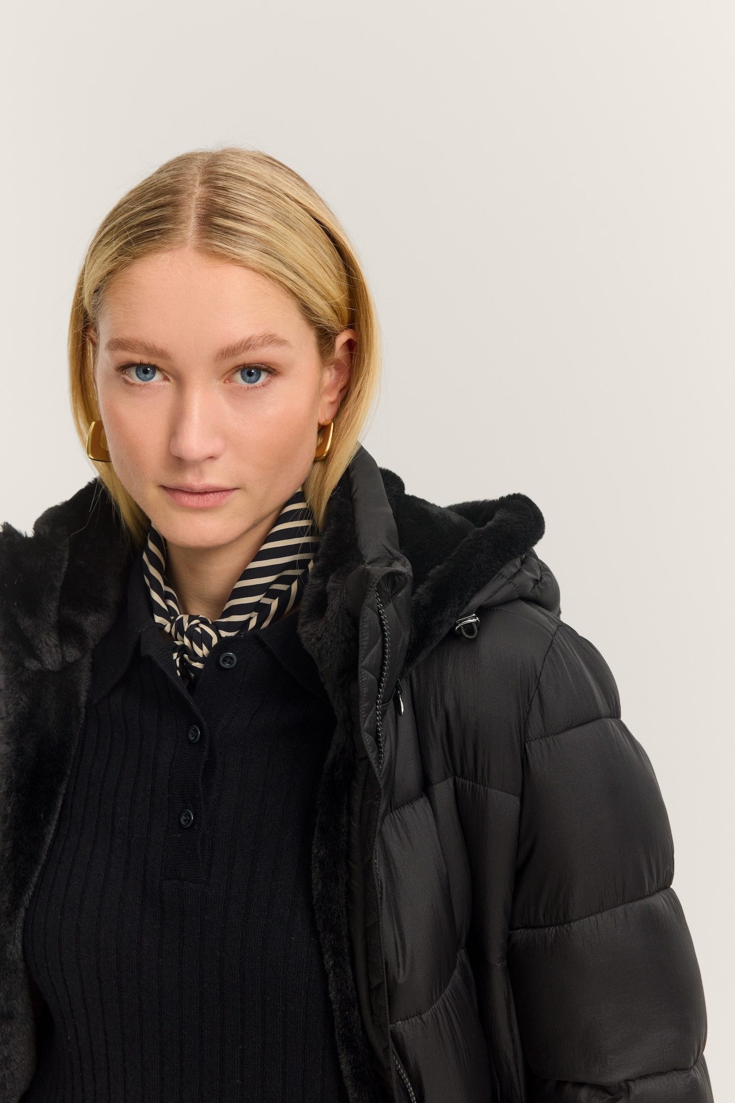 bugatti Steppmantel Loose Fit mit Kunstfell & abnehmbarer Kapuze