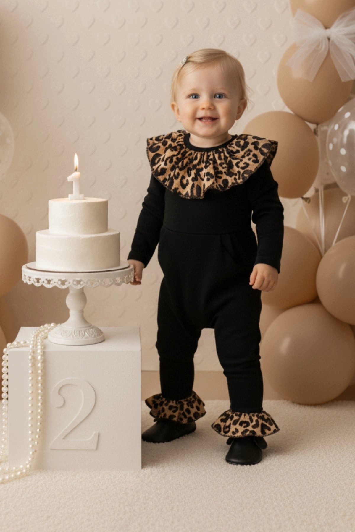 Parla Kids Ползунки Schwarzer Ползунки, langärmlig - mit Leopardenmuster am Kragen