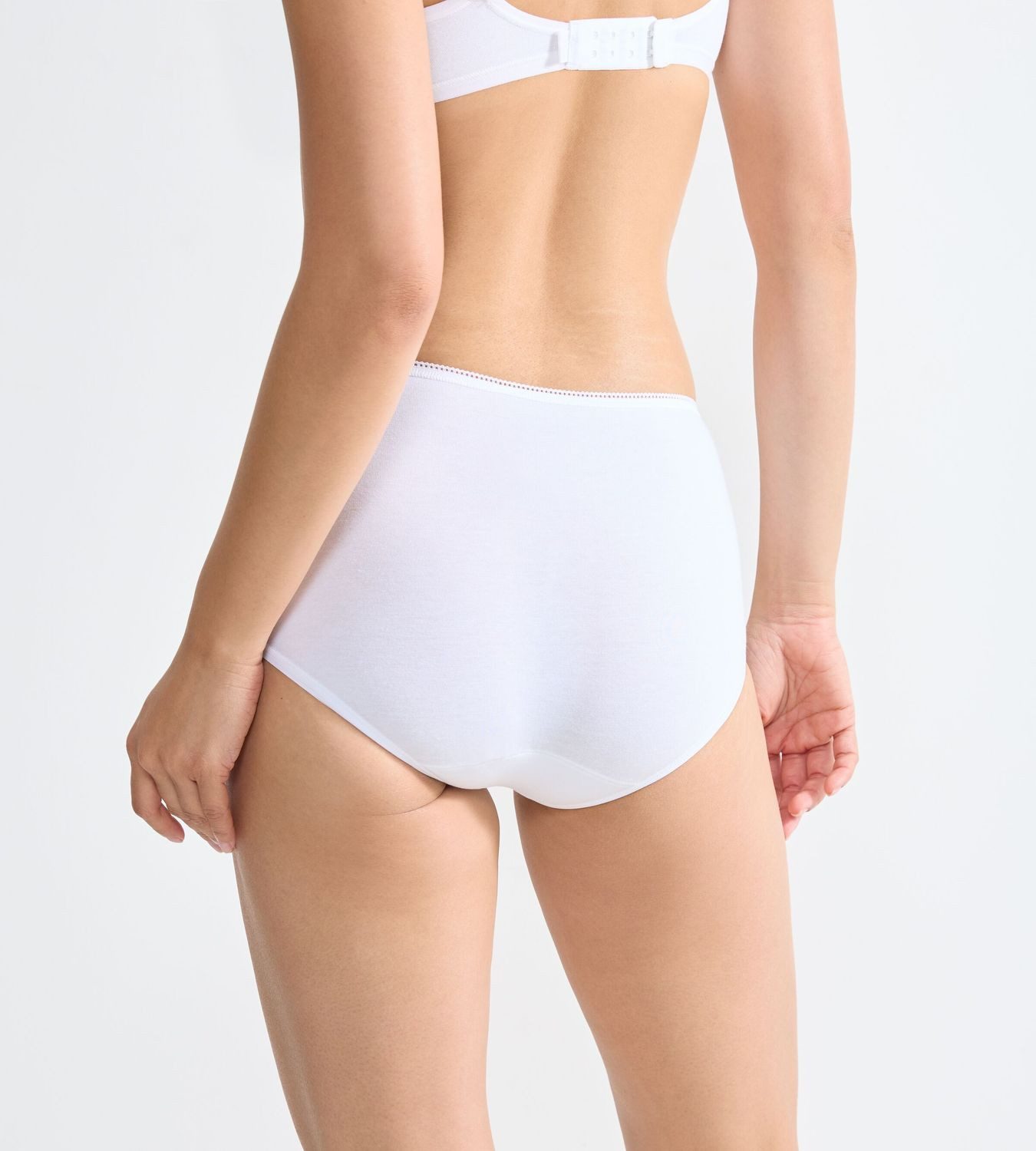sloggi Slip 24/7 Cotton Midi Slips hüftiger Sitz, breite Seitenpartie, elastischer Bund