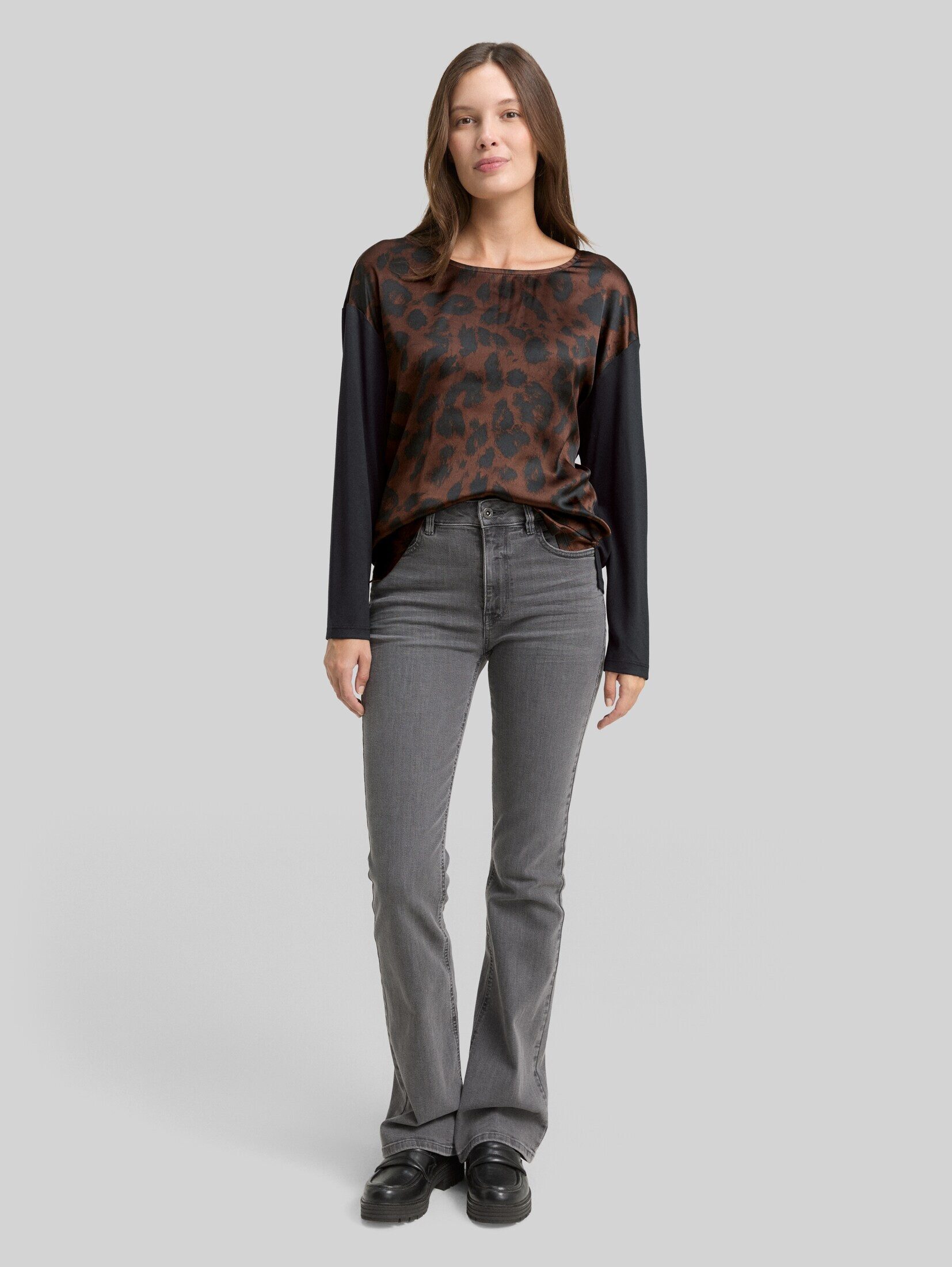 TOM TAILOR Langarmshirt T-Shirt Loose Fit Langarmshirt mit Leo-Print – Bild 5 von 5
