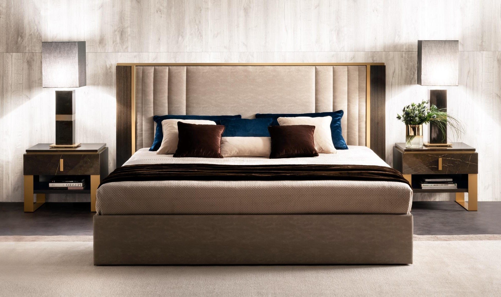 Xlmoebel Schlafzimmer-Set Bett mit 2 Nachttischen im klassischen Luxusdesign 3tlg. Set, (3-tlg), Made in Europa