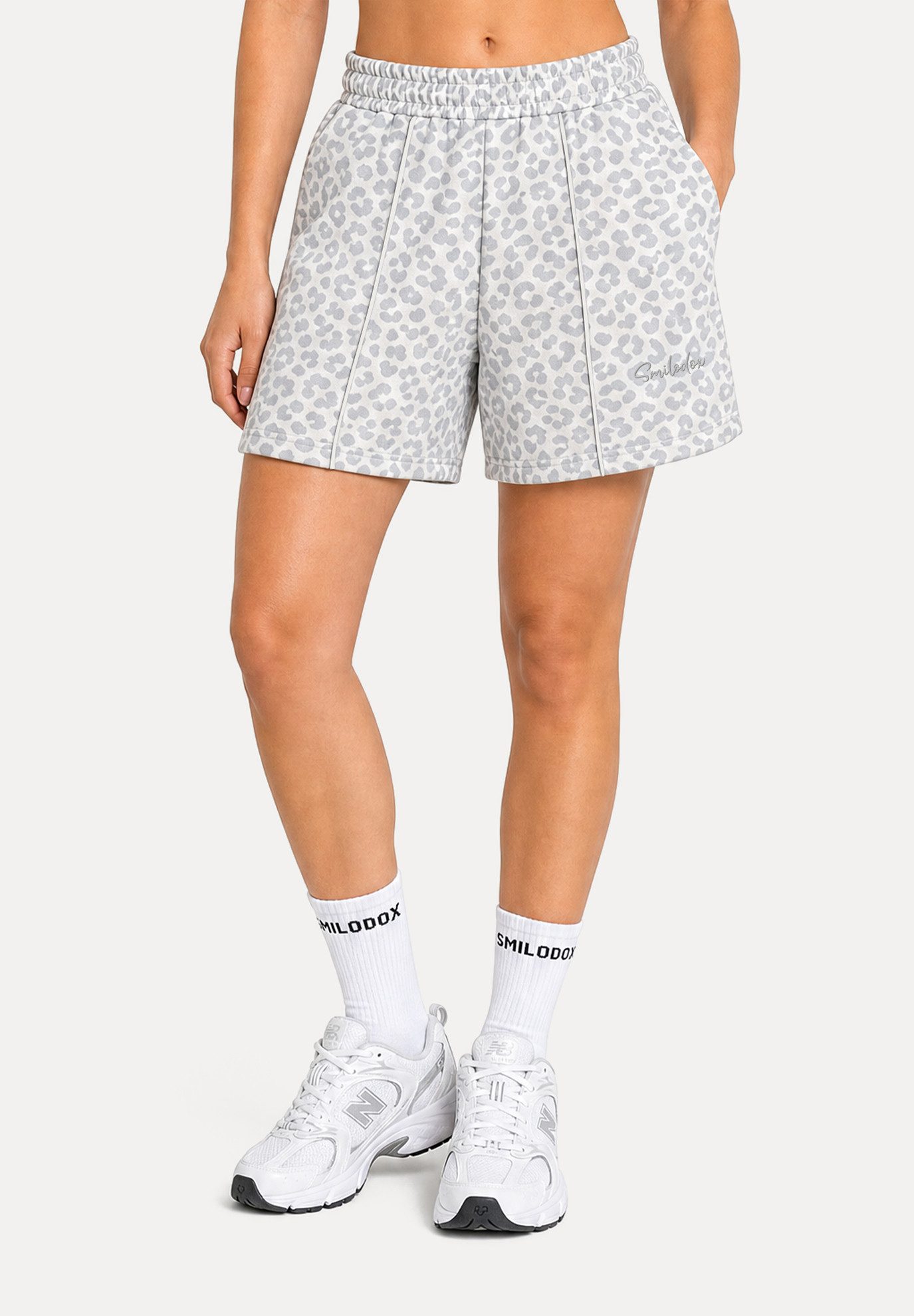 Smilodox Shorts Zumira Damen, Leo-Muster, kurze Hose, Baumwolle, für Gym & Laufen Oversize, Elastikbund, Seitentaschen, Wide Fit