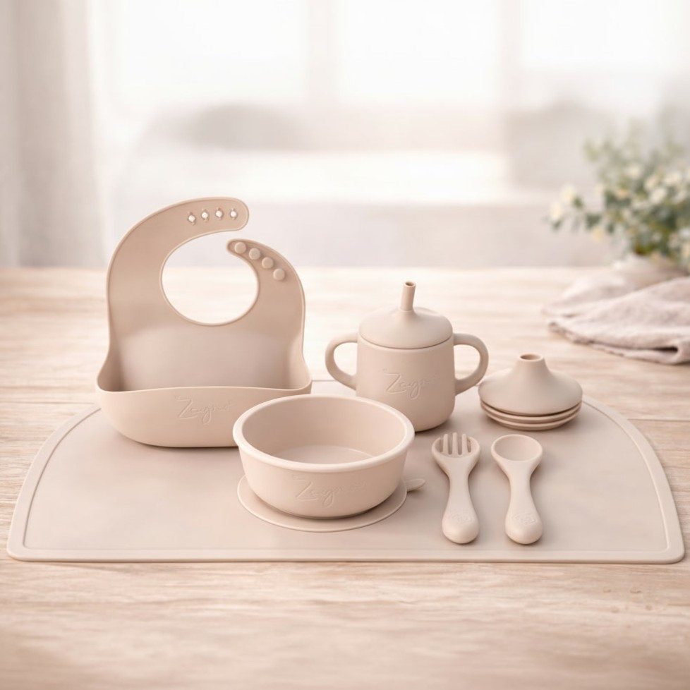 Zayno Kindergeschirr-Set Silikon-Geschirrset für Babys "Tischlein Deck Dich" in Muschelbeige (8-tlg), 1 Personen, Silikon, BPA-frei und LFGB-konform