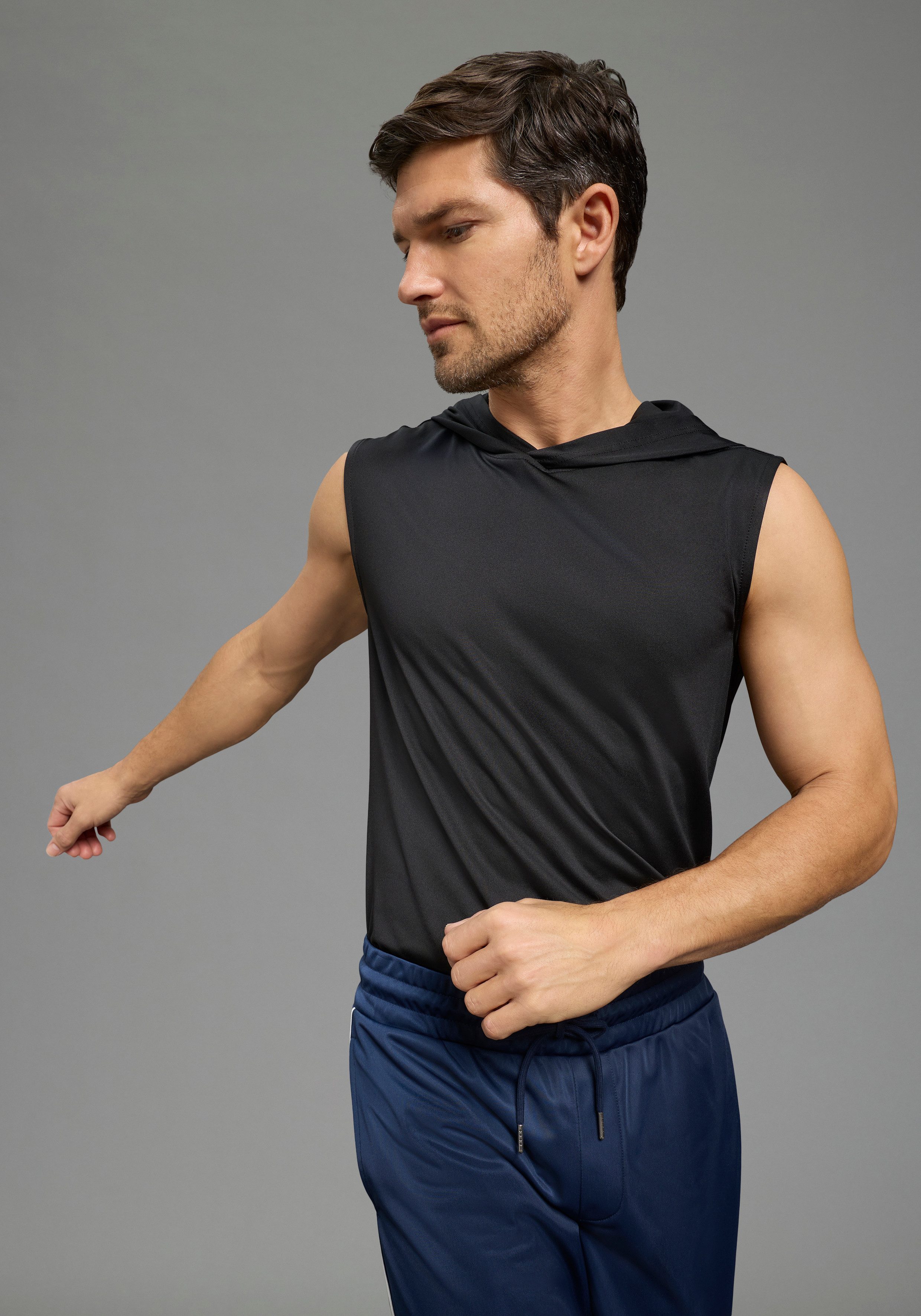 Ocean Sportswear Funktionsshirt atmungsaktiv, quick-dry schmale Passform, ärmellos, mit Kapuze, unifarben. € 19,99, (€ 19,99 pro 1 Stk).