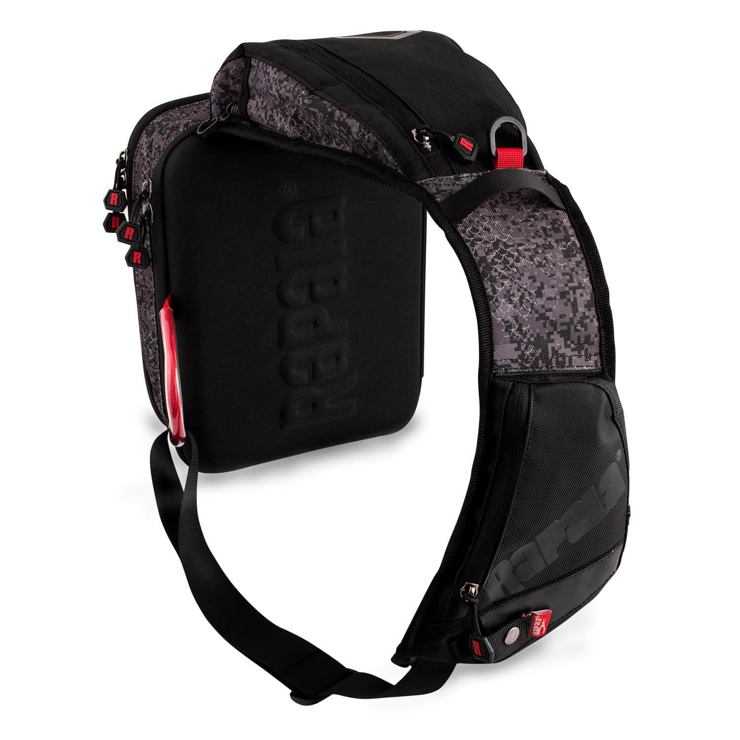 Rapala Umhängetasche Rapala Urban Classic Sling Bag Umhängetasche Camo Schwarz, Enthält zwei Plano 3600 Größe Tackle-Boxen in der Tasche, Zwei Hauptfächer, Die Tasche lässt sich für einen einfachen Zugriff nach vorne schwenken, Beide Hauptfächer lassen sich zu einem Arbeitstablett öffnen, Interne Netztasche, Zweites Fach für großes Zubehör, Einziehbarer Werkzeughalter, Leicht zugängliche Tasche an der Schulter, Verstellbarer Schultergurt
