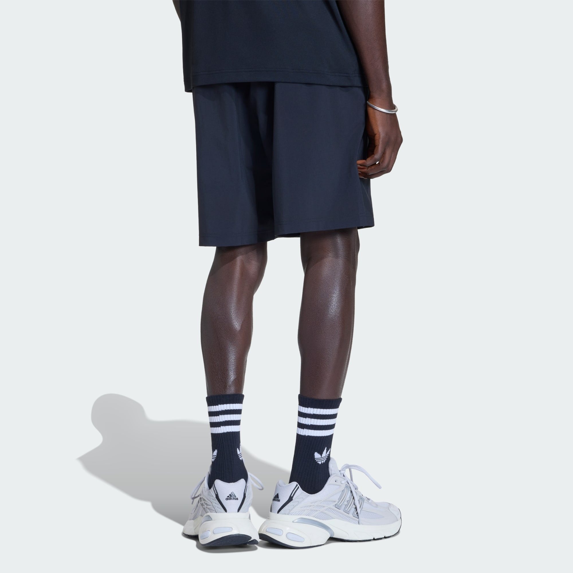 adidas Originals Shorts TECH TREFOIL ESSENTIALS POLYESTER-SHORTS (1-tlg)