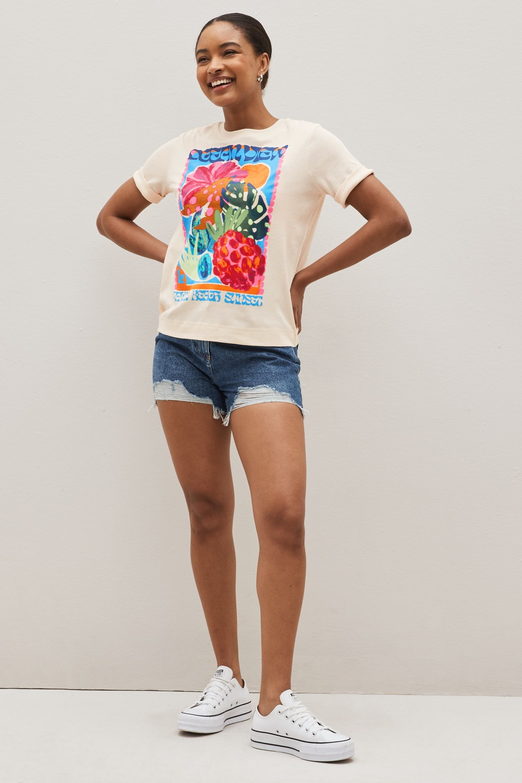 Kurzärmliges (1-tlg) mit Rundhalsausschnitt Next Bright T-Shirt Palm Ecru T-Shirt Cream