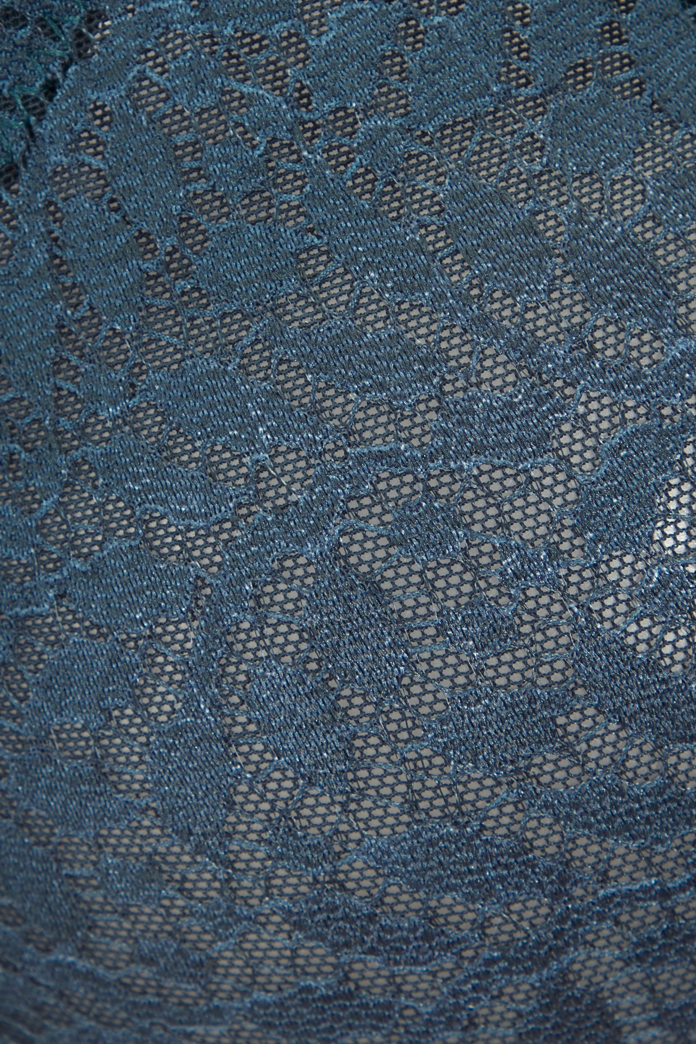 Nuance by Lascana Minimizer-BH mit Bügel aus leicht transparenter Spitze – ideal für große Größen – Bild 3 von 5