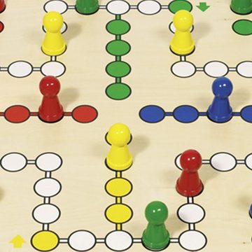 goki Spielesammlung, gesellschaftsspiel Ludo Brettspiel 45, Leicht zu greifende Spielfiguren auf grossen Spielbrett