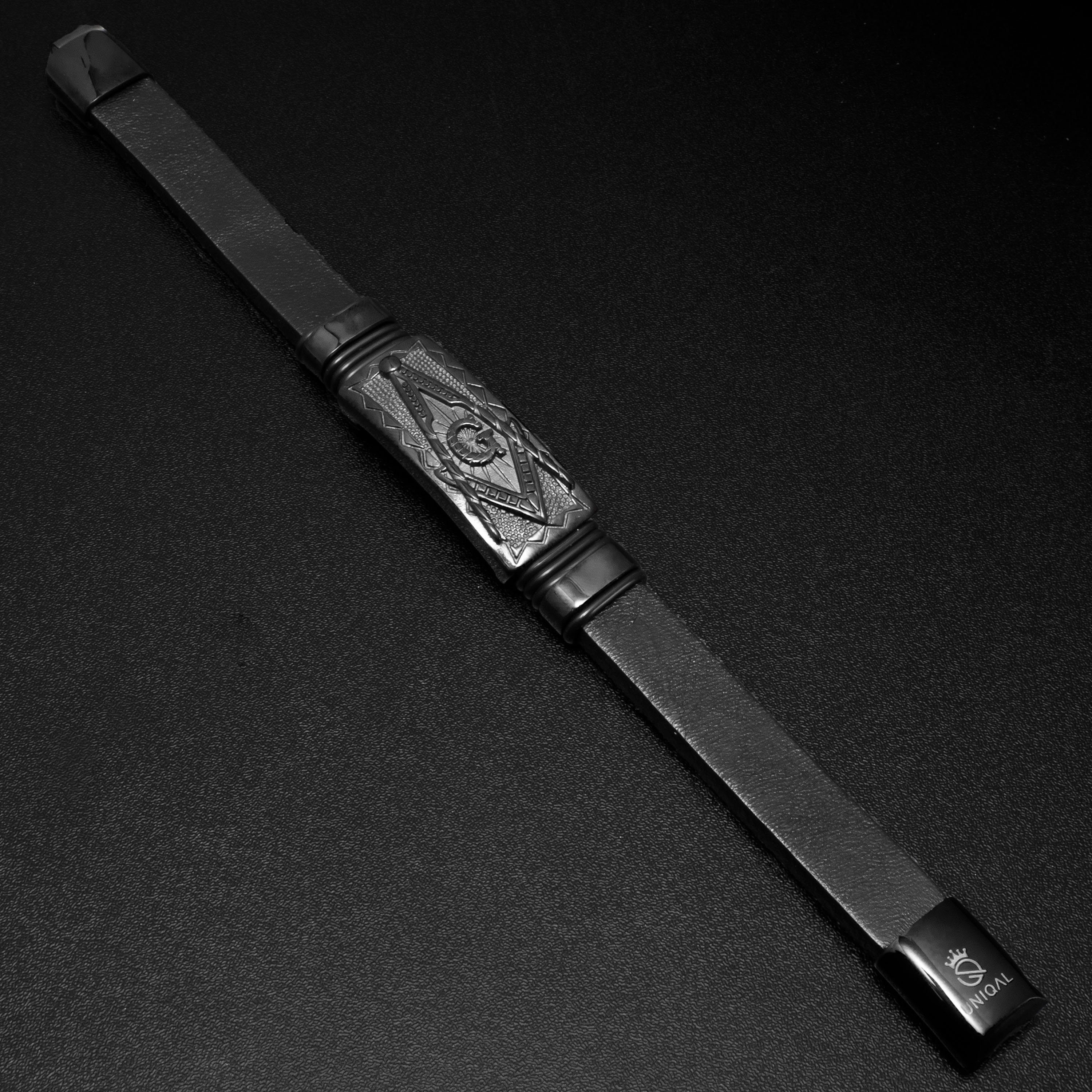 UNIQAL.de Lederarmband TOTEM Masonic Freimaurer – Echtleder & Edelstahl in Gold oder Schwarz (Herren Accessoire, Geschenkidee, Handarbeit, Symbolschmuck, Unisex), Hochwertig verarbeitet
