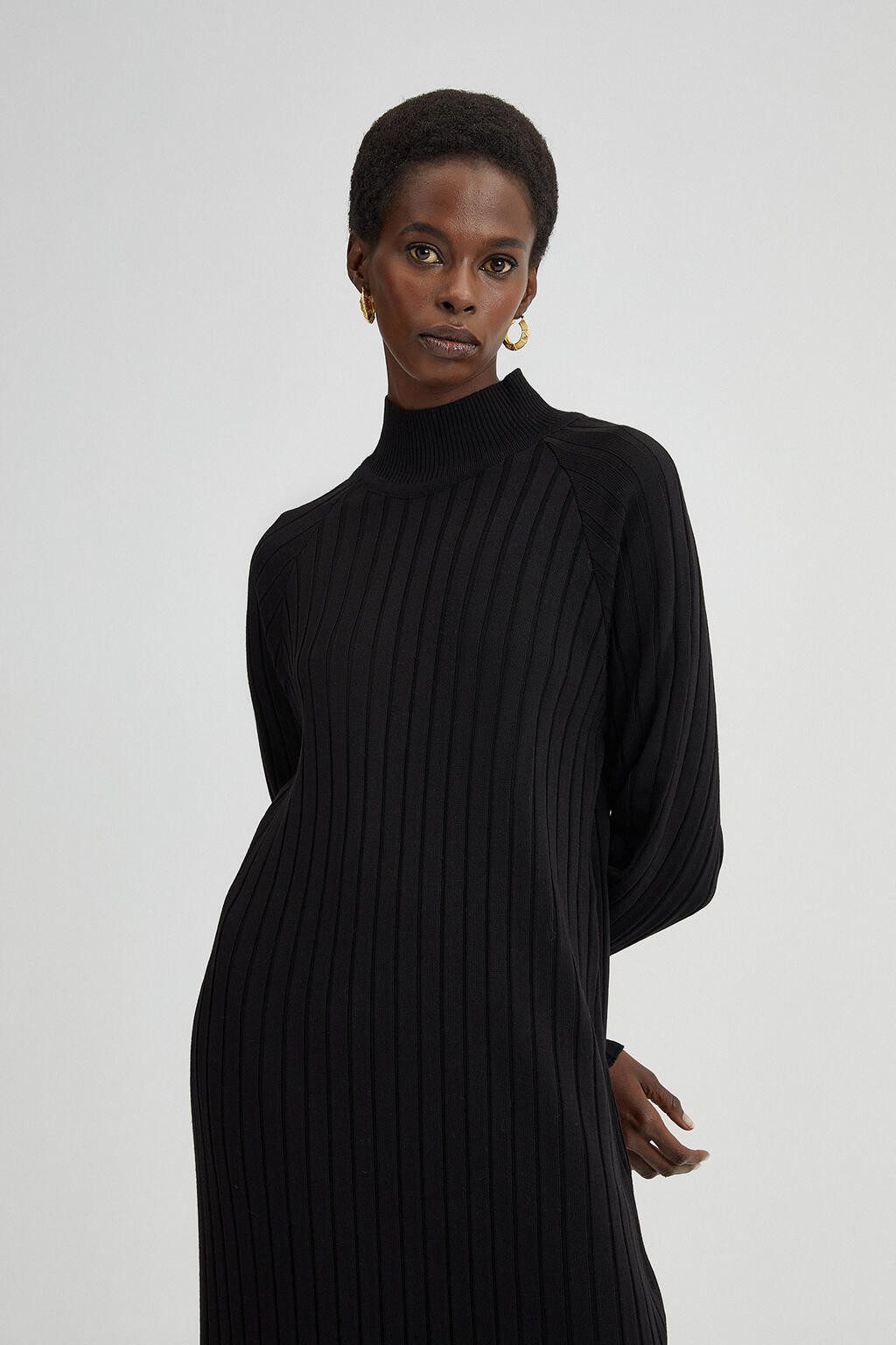 touche prive Maxikleid RIPPENSTRICKKLEID MIT ROLLKRAGEN