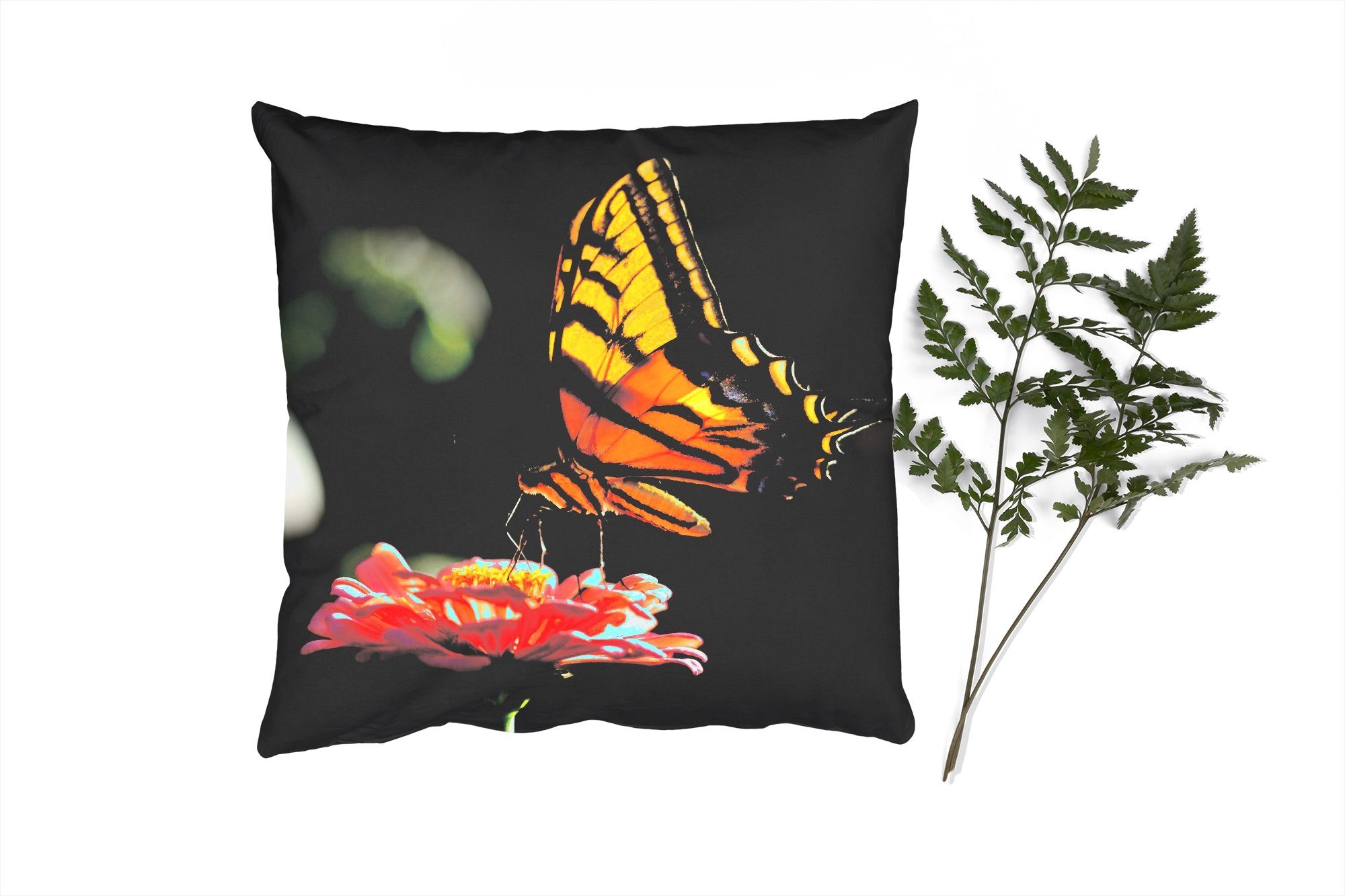 [Sehr beliebt, hohe Qualität] MuchoWow Dekokissen Botanisch Schmetterling - Sofakissen Wohzimmer, Schlafzimmer, für Zierkissen Deko, - Blume, Füllung mit