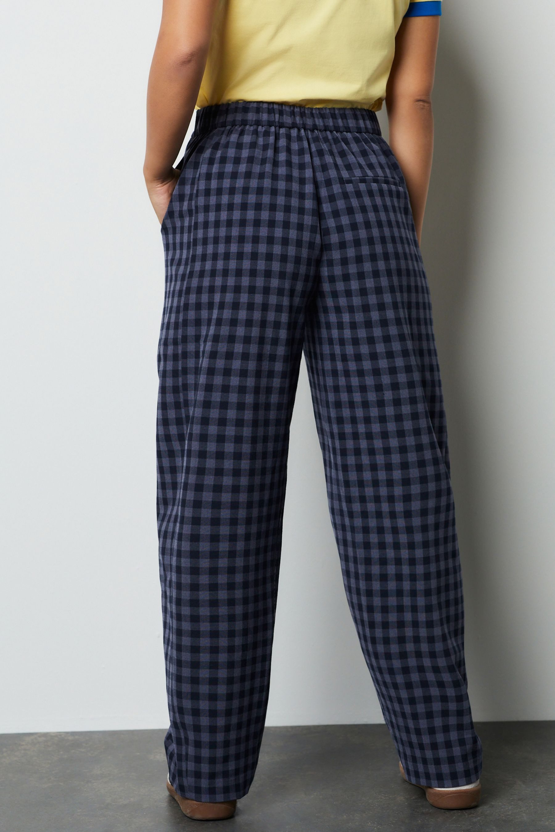 Next Stoffhose Hose mit Barrel-Bein und Vichykaros, Kurzgröße (1-tlg) günstig online kaufen