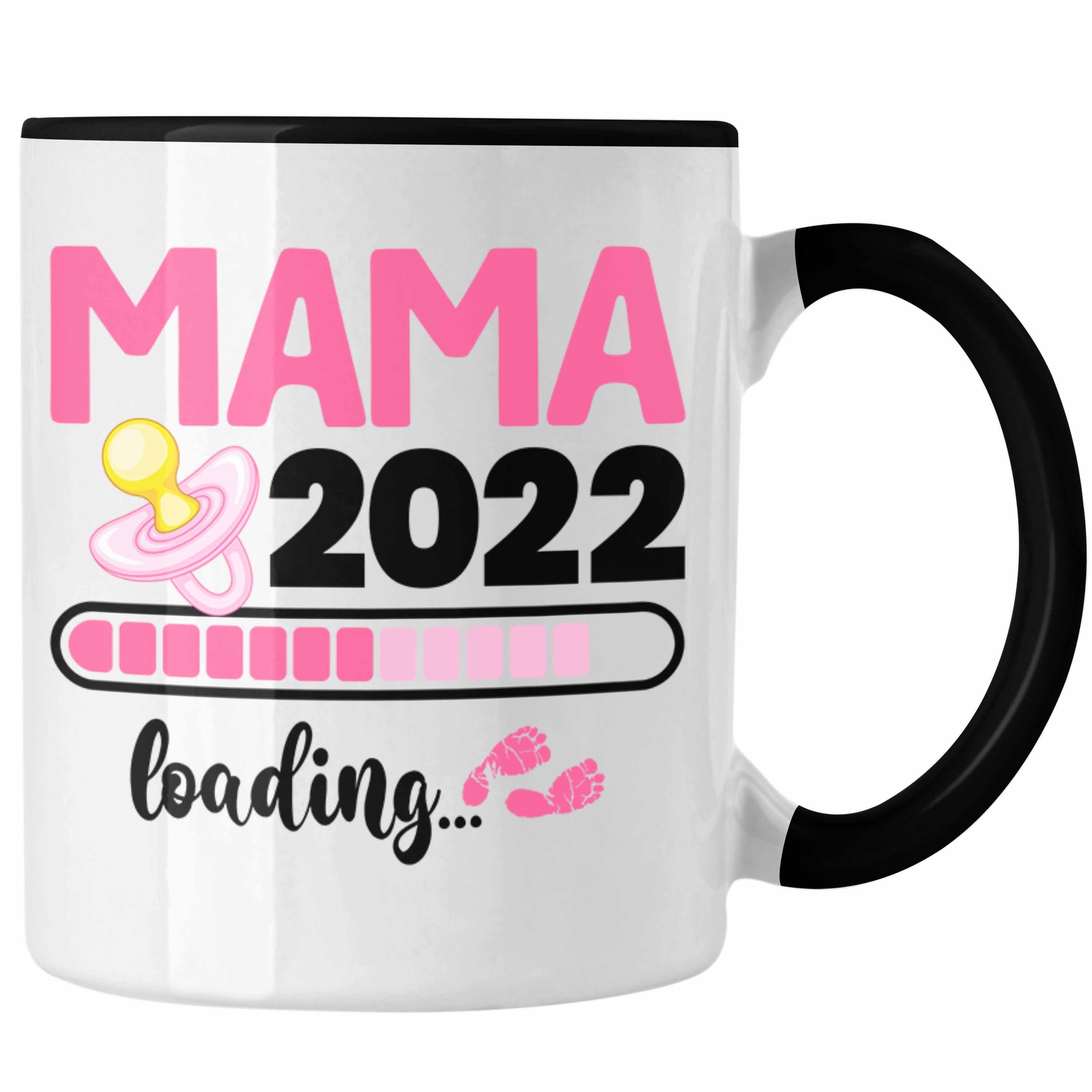 Trendation Tasse Trendation - Mama 2022 Loading Tasse Schwanger Schwangerschaftsverkündung Überraschung Schwarz
