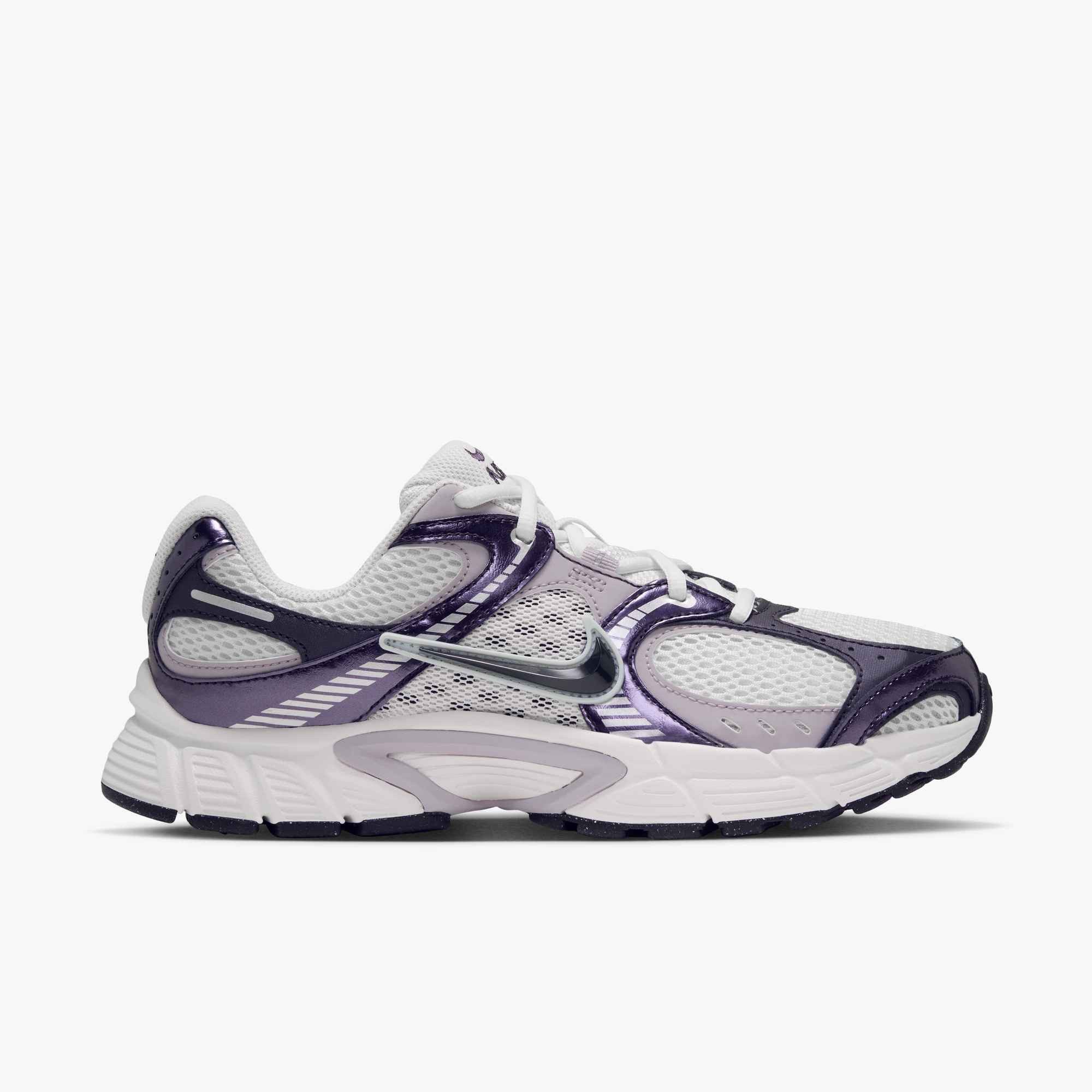 Nike Sportswear V5 RNR Sneaker inspiriert vom Design des Y2K Nike Vomero 5
