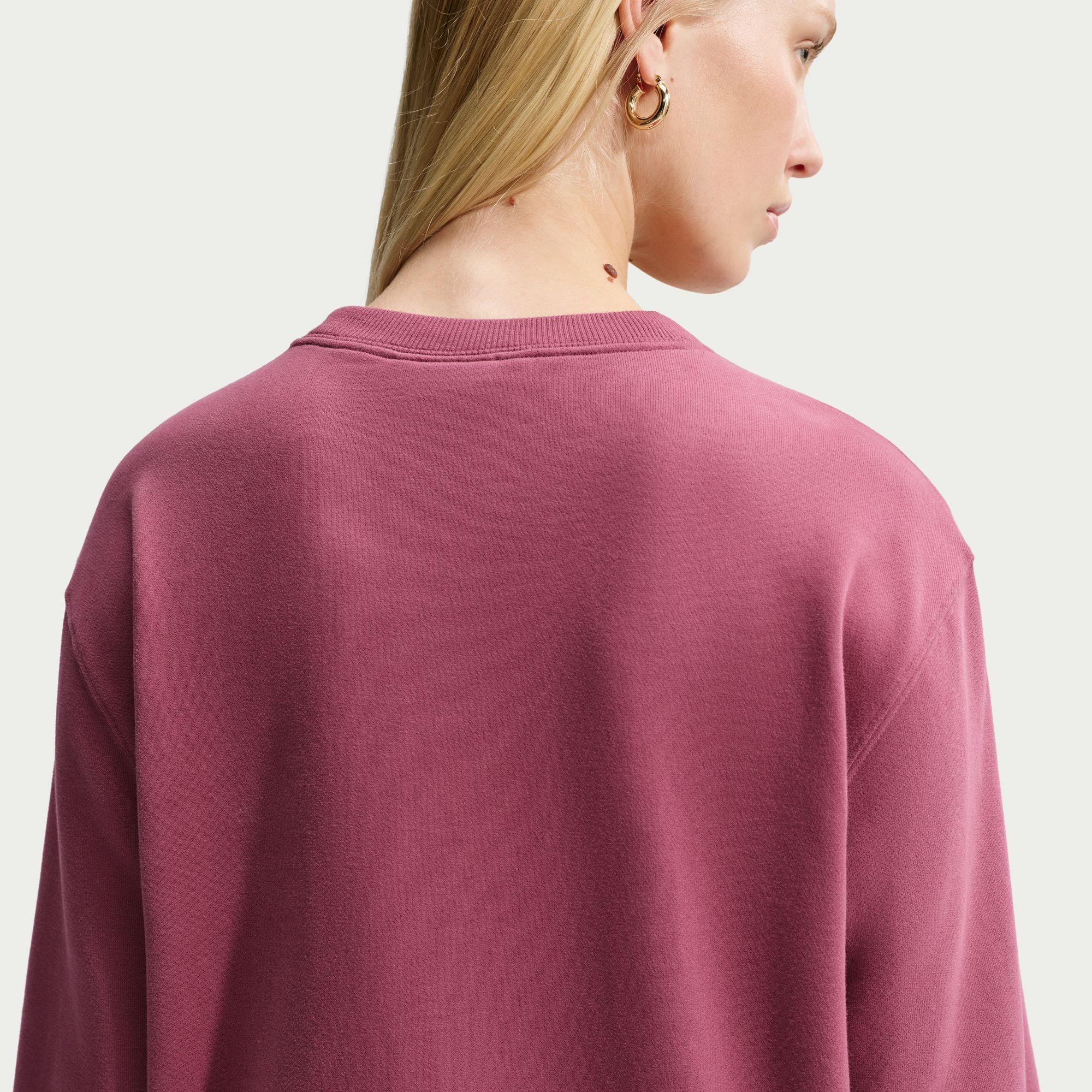 Nike Sportswear Sweatshirt W NK STDO FLC LW STD CREW mit Rundhalsausschnitt, aus angerauter Sweatware, in normaler Länge