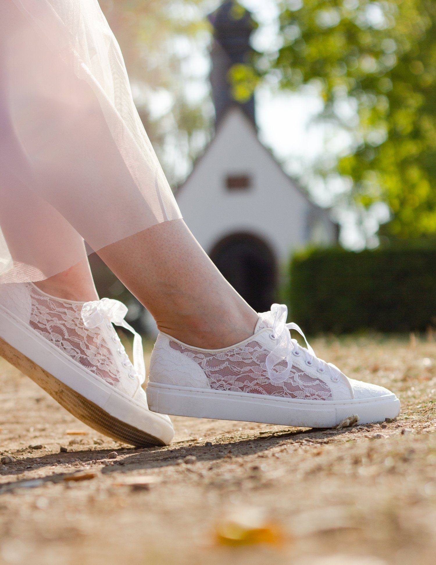 White Lady 937 ivory-spitze Sneaker