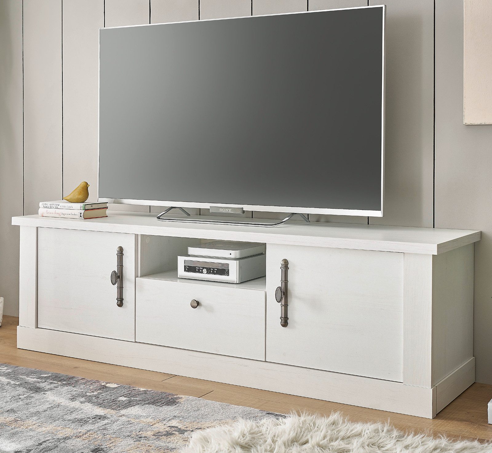 Furn.Design Lowboard Fiastra (TV Unterschrank in Pinie weiß Landhaus, 155 x 47 cm), Metallgriffe, Soft-Close-Funktion